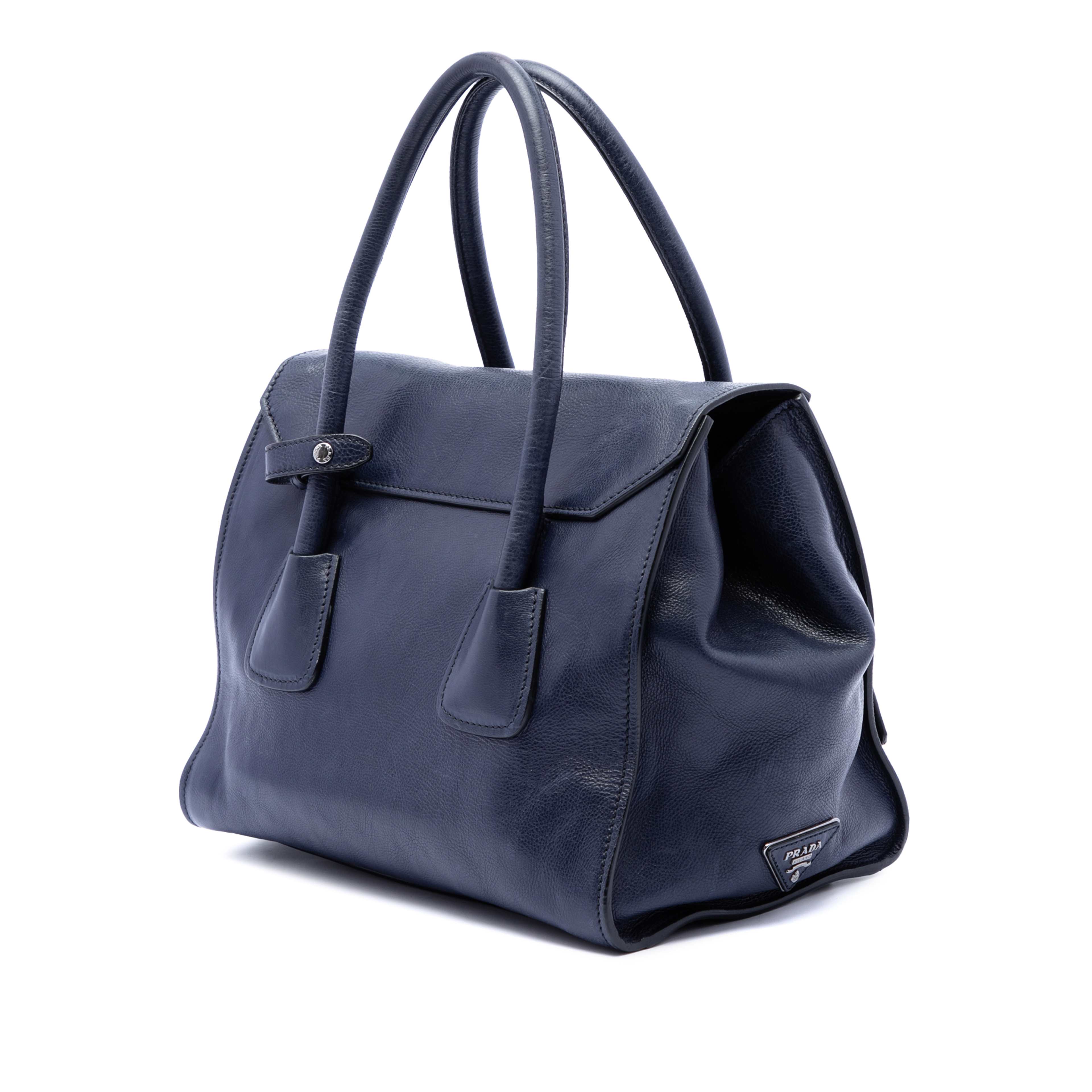 Prada Glace Calf Sound Lock Satchel, från Luxclusif, i färgen navy. Klicka för att öppna bilden i stort format