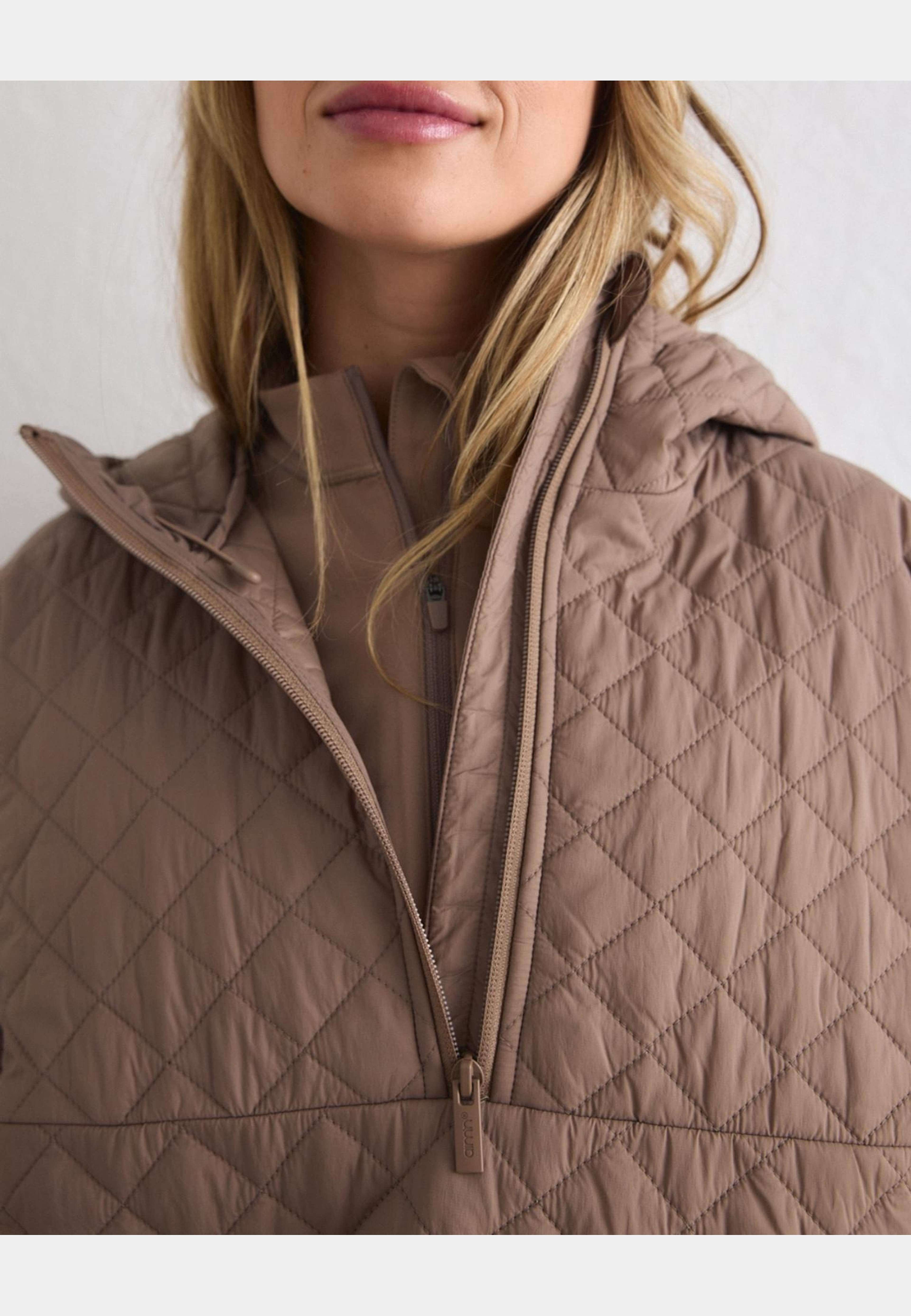 Cropped Quilted Anorak, från aim'n, i färgen espresso. Klicka för att öppna bilden i stort format