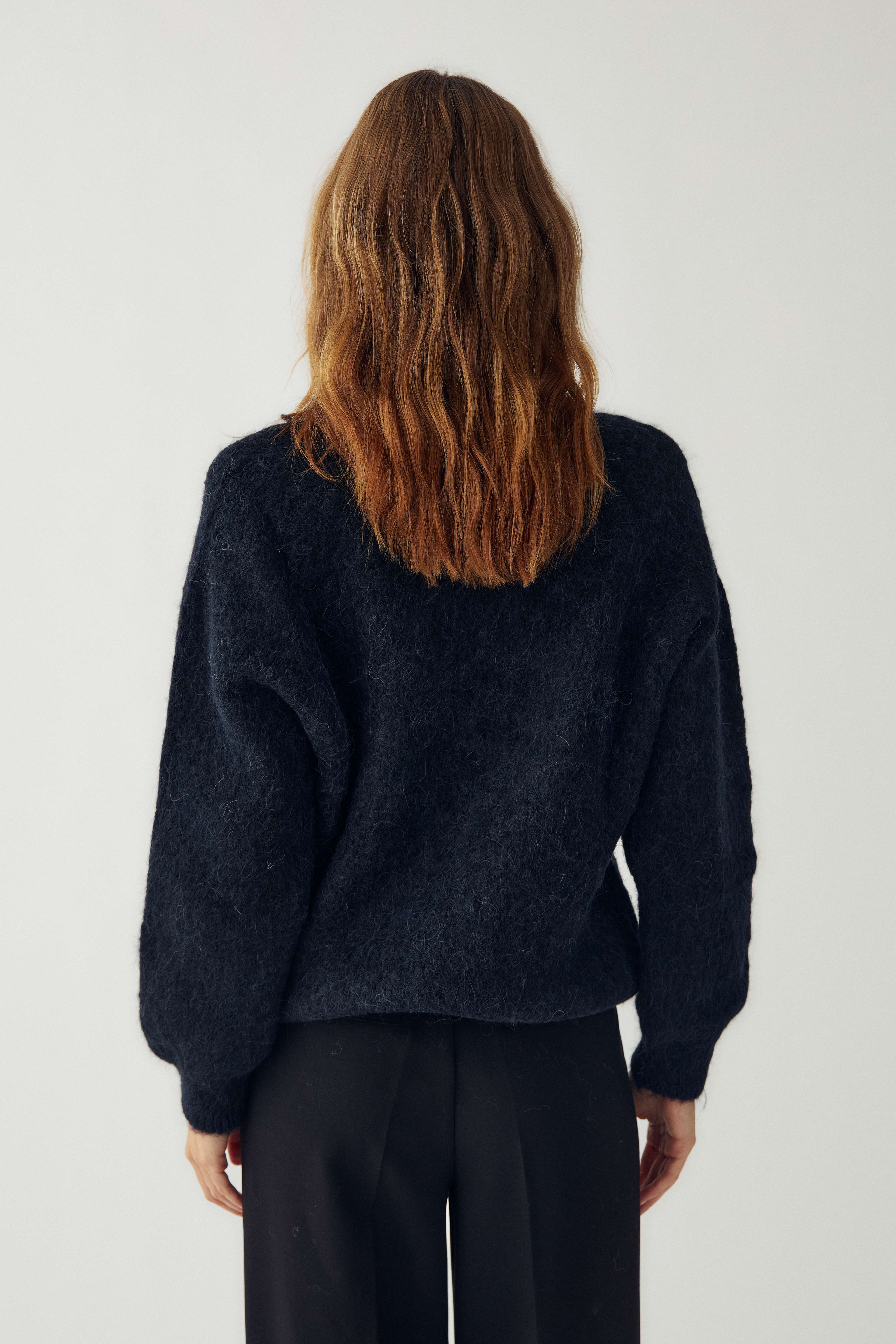 N-latora Knit - Black, från Noella, i färgen black. Klicka för att öppna bilden i stort format