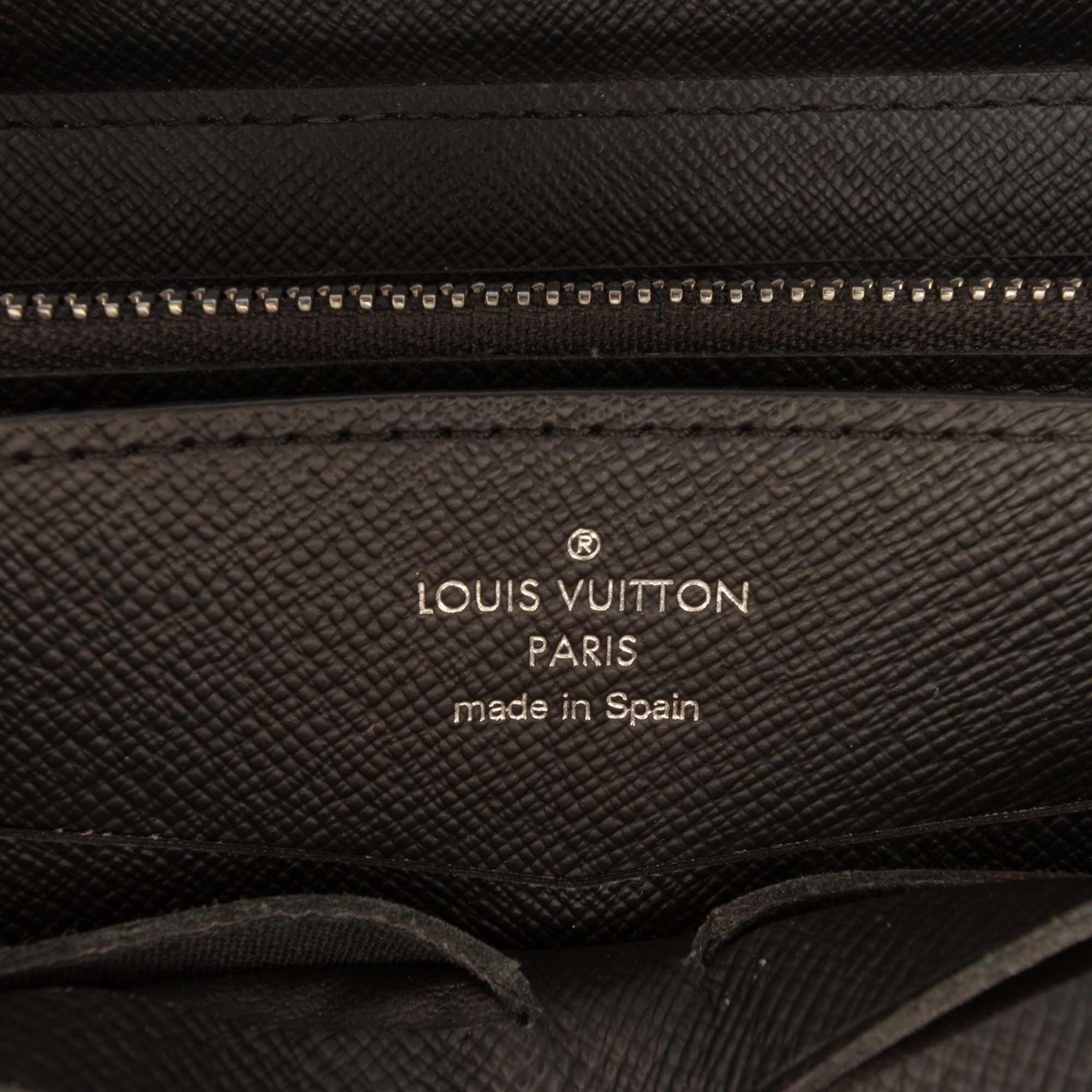 Louis Vuitton Monogram Eclipse Zippy Xl, från Luxclusif, i färgen black. Klicka för att öppna bilden i stort format