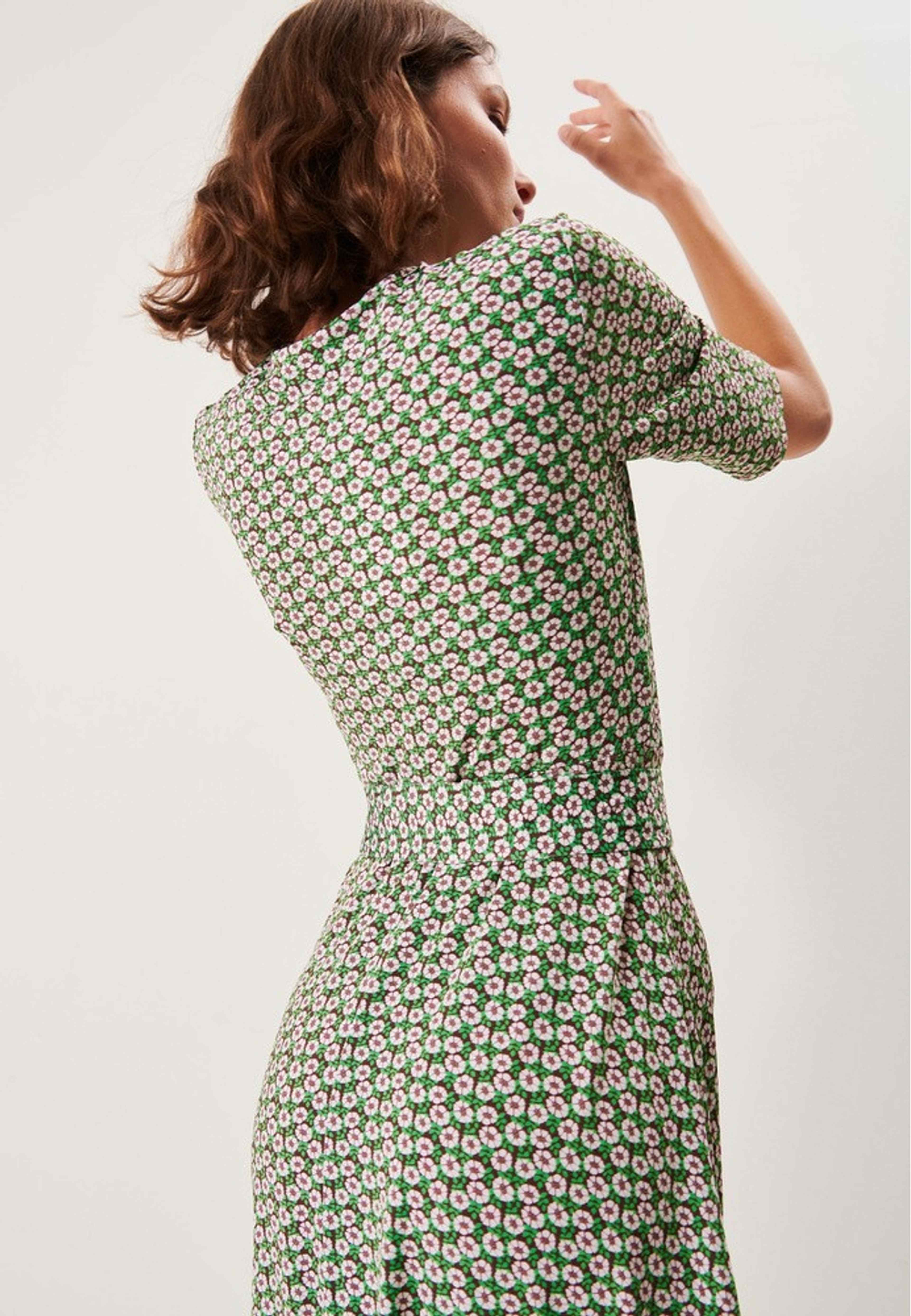 Isabella Dress, från Jumperfabriken, i färgen green. Klicka för att öppna bilden i stort format