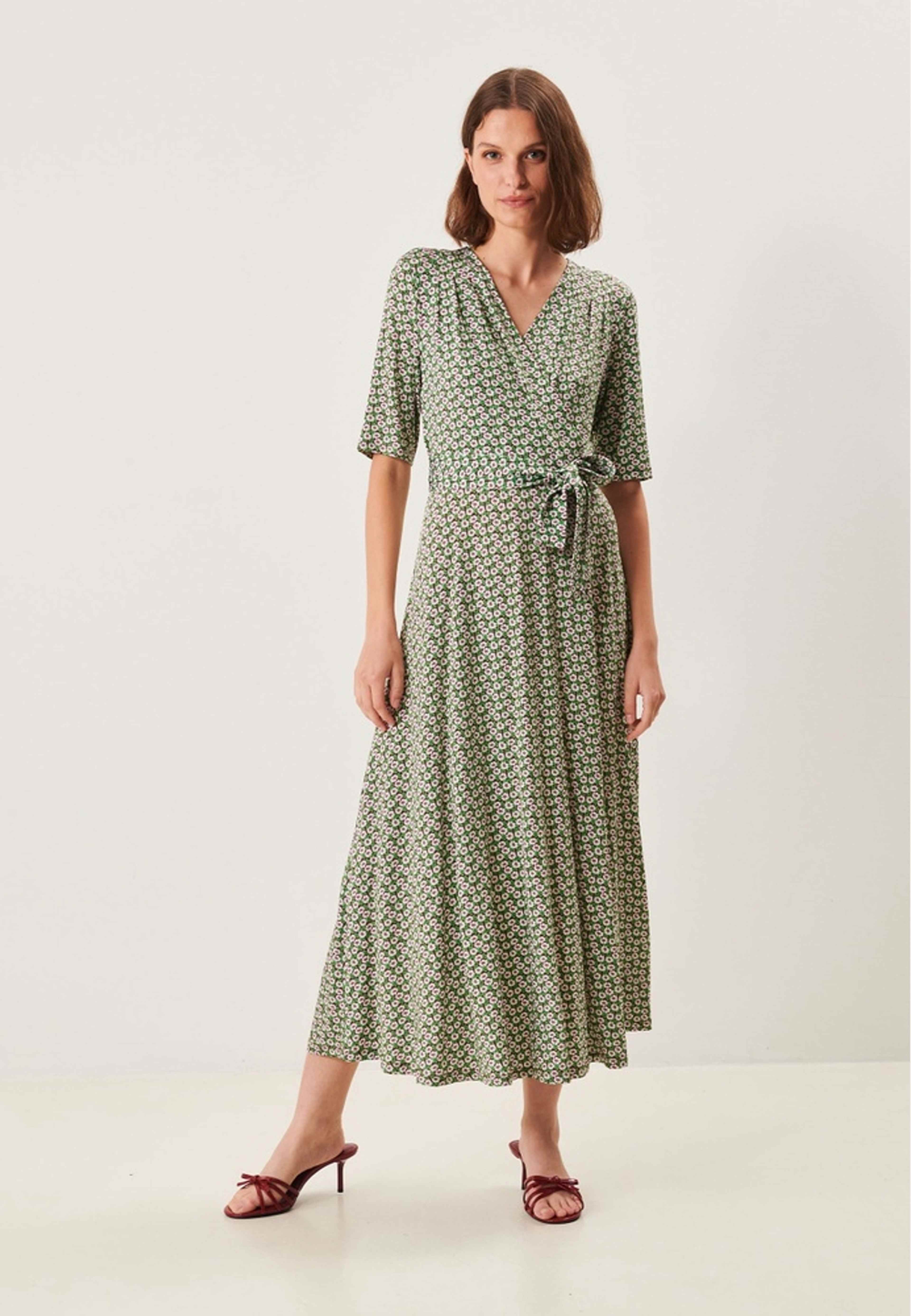 Isabella Dress, från Jumperfabriken, i färgen green. Klicka för att öppna bilden i stort format