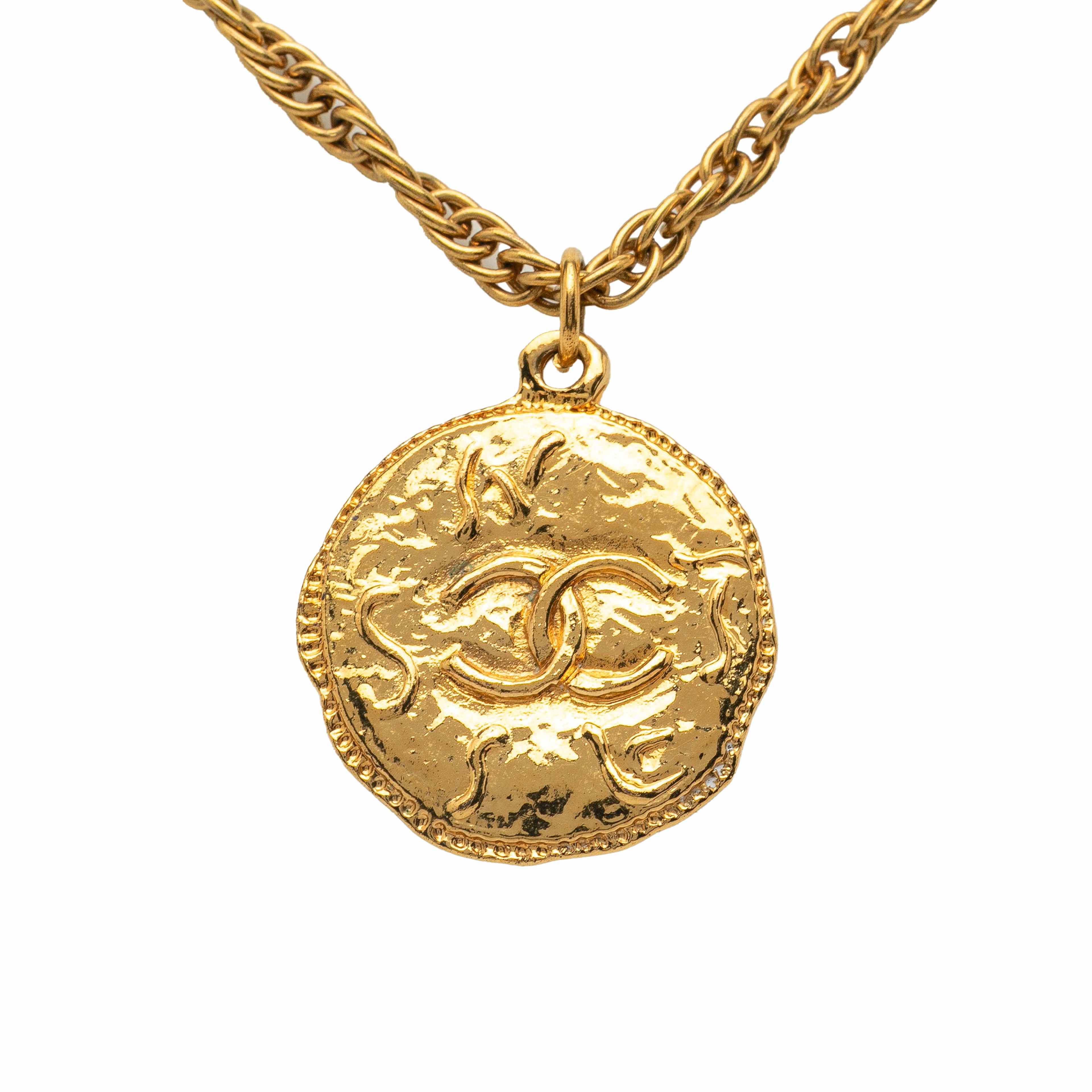 Chanel Gold Plated Cc Coin Pendant Necklace, från Luxclusif, i färgen gold. Klicka för att öppna bilden i stort format
