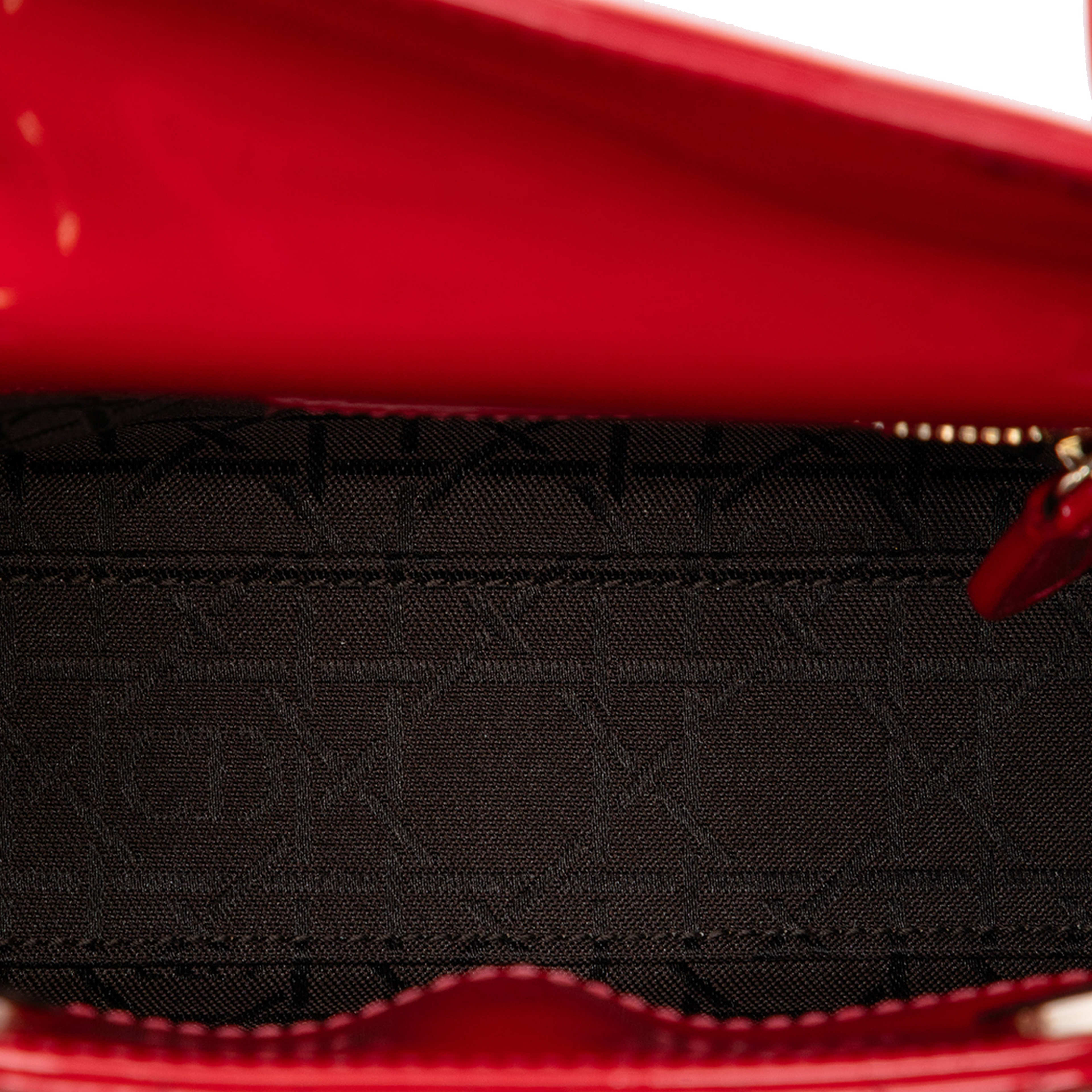 Dior Mini Patent Cannage Lady Dior, från Luxclusif, i färgen red. Klicka för att öppna bilden i stort format