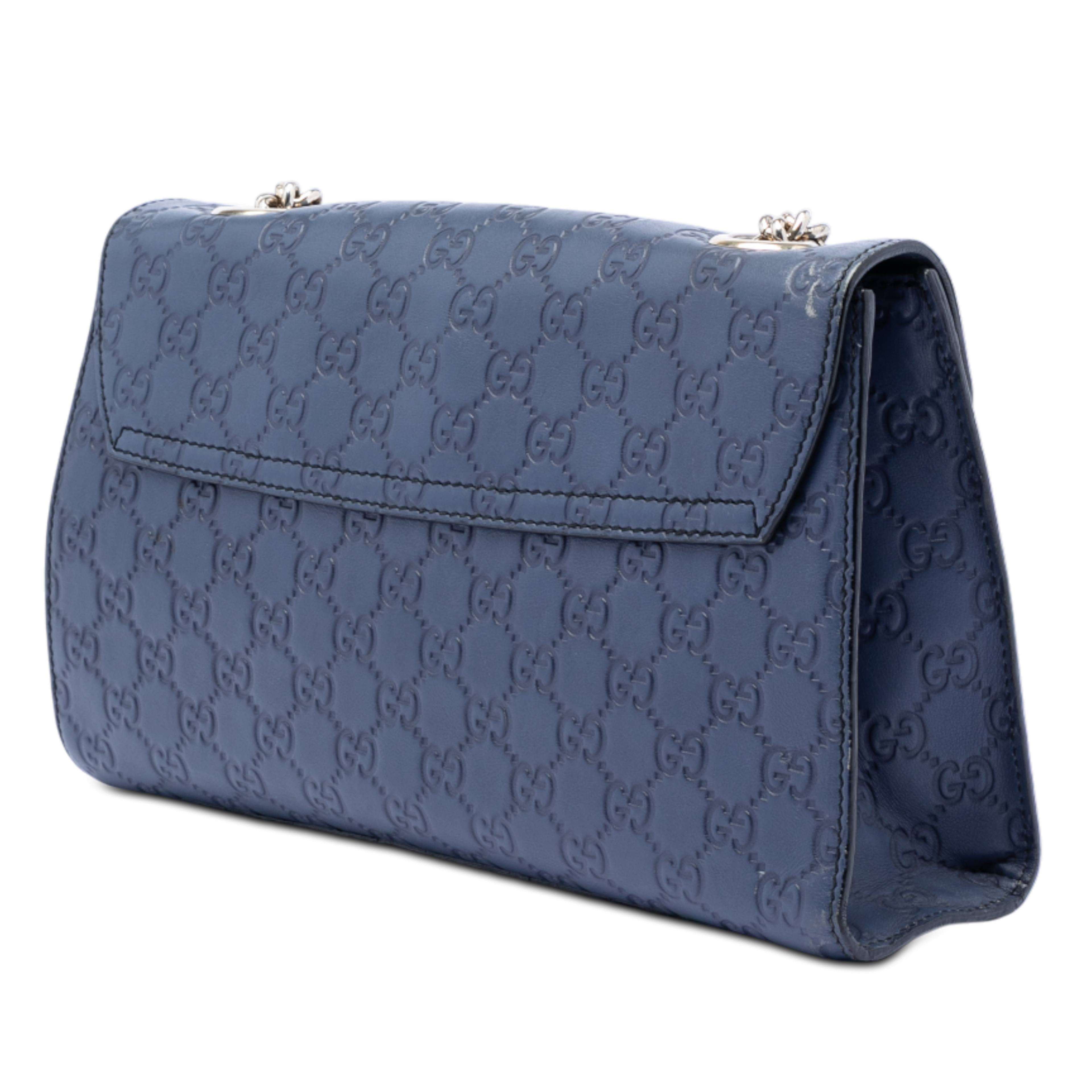 Gucci Medium Guccissima Emily Shoulder Bag, från Luxclusif, i färgen navy. Klicka för att öppna bilden i stort format