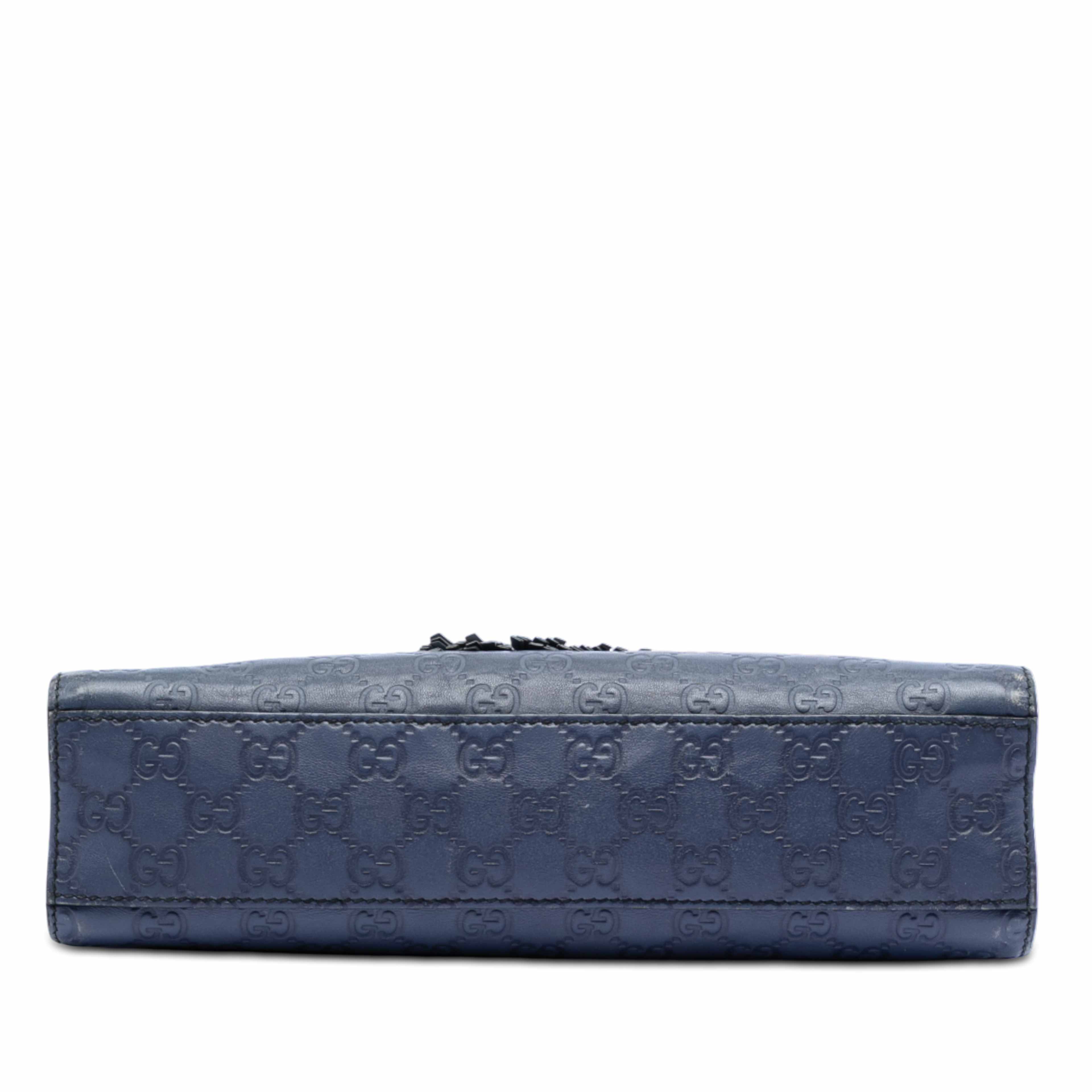 Gucci Medium Guccissima Emily Shoulder Bag, från Luxclusif, i färgen navy. Klicka för att öppna bilden i stort format