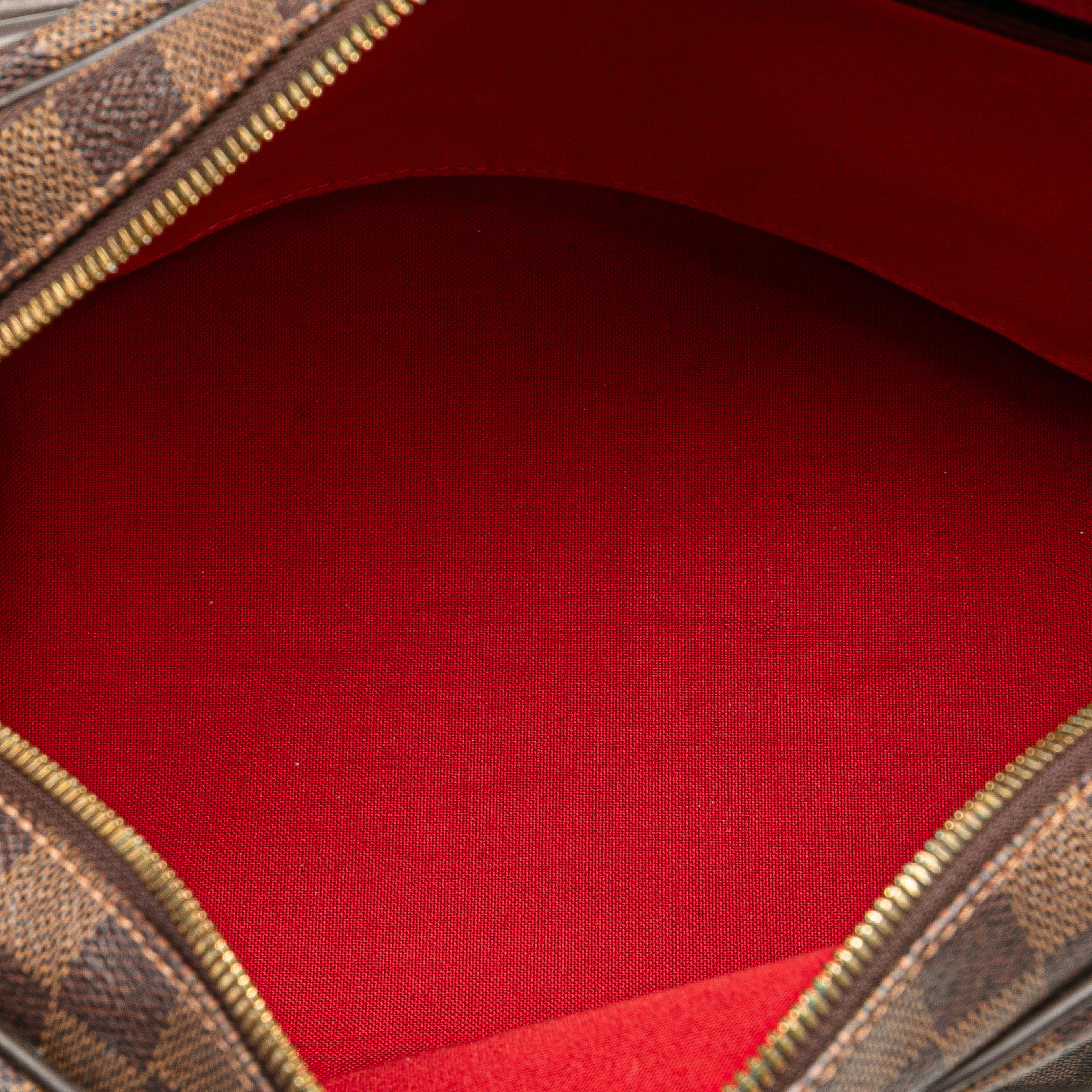 Louis Vuitton Damier Ebene Rivington Gm, från Luxclusif, i färgen brown. Klicka för att öppna bilden i stort format