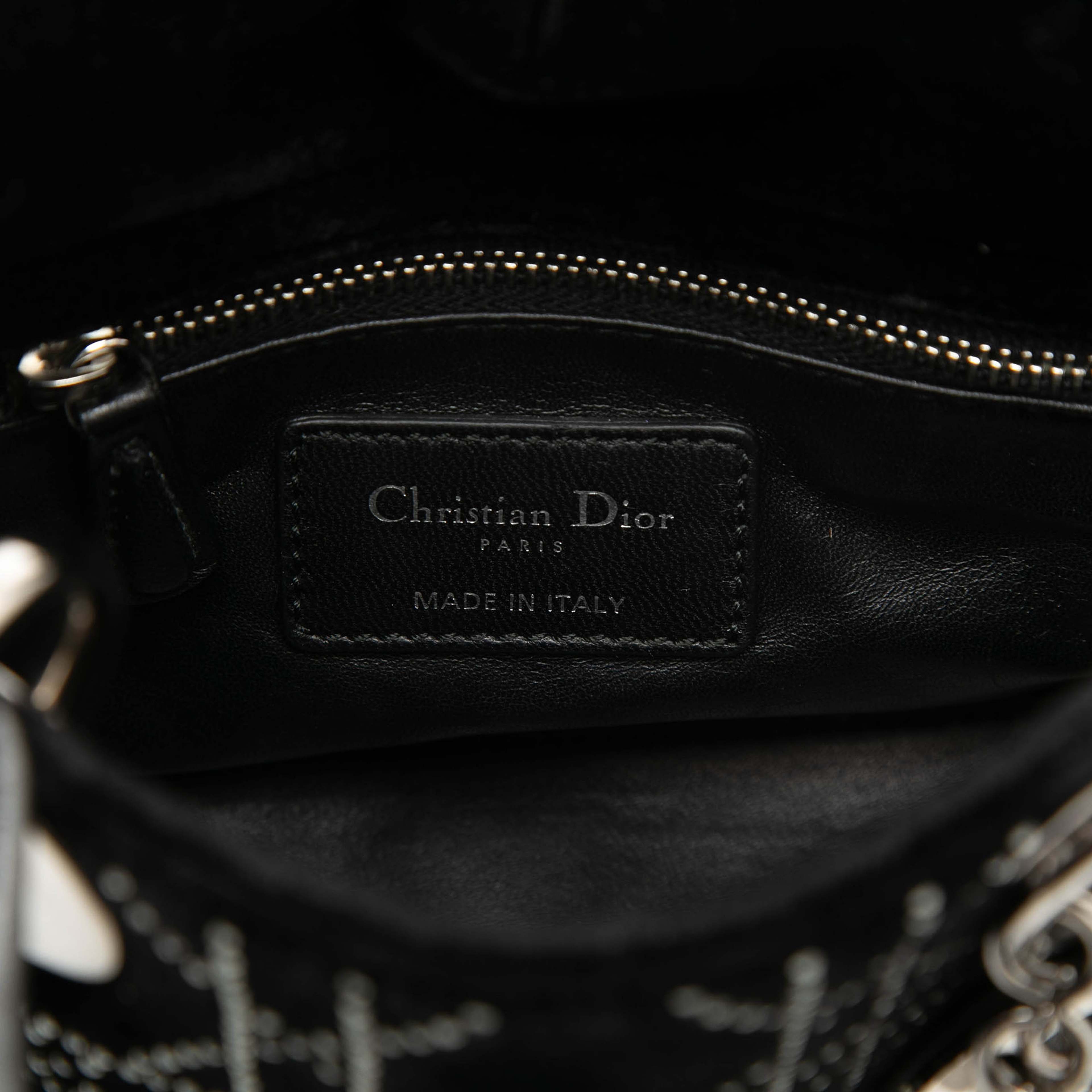 Dior Mini Velvet Cannage Strass Embellished Lady Dior, från Luxclusif, i färgen black. Klicka för att öppna bilden i stort format