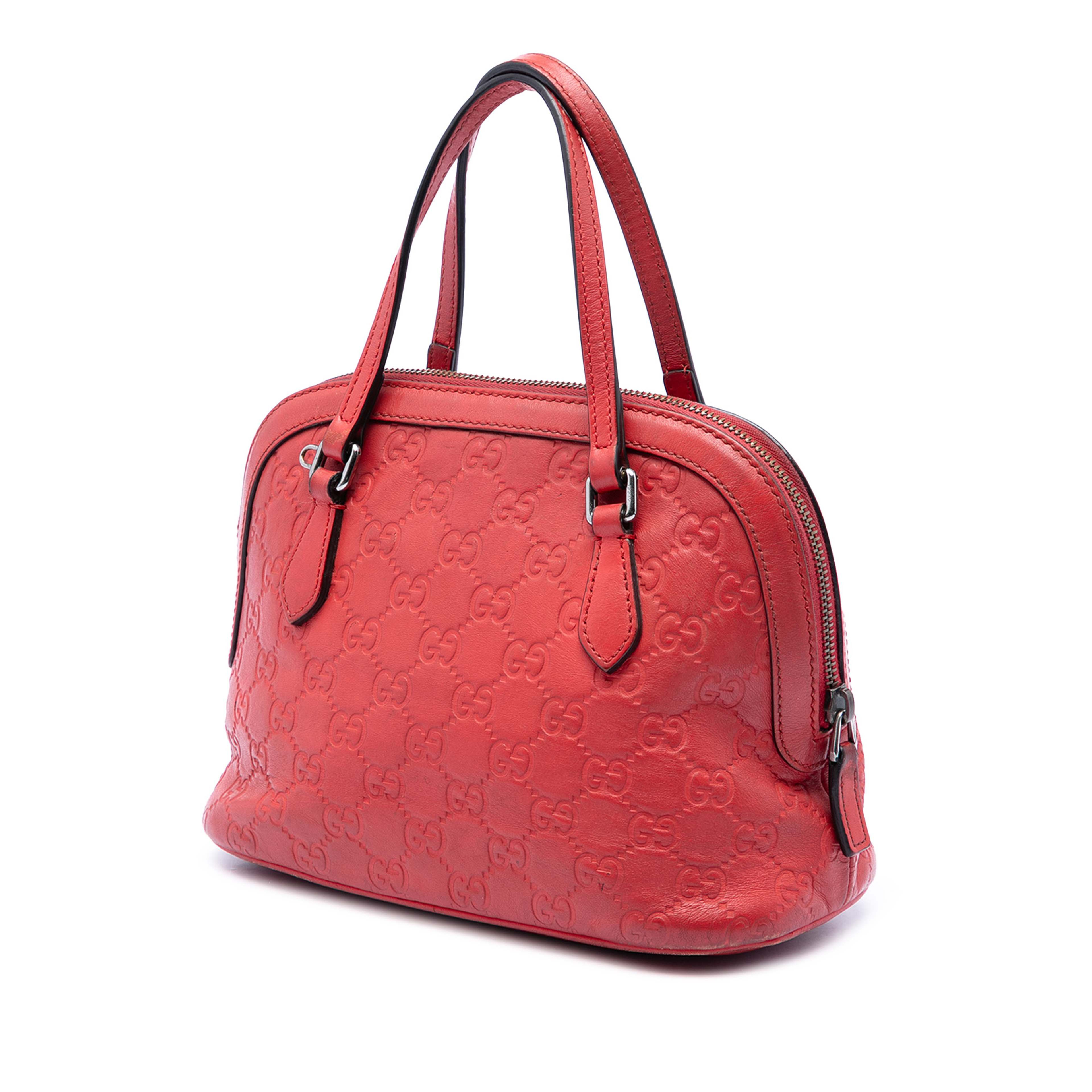 Gucci Mini Guccissima Dome Satchel, från Luxclusif, i färgen red. Klicka för att öppna bilden i stort format