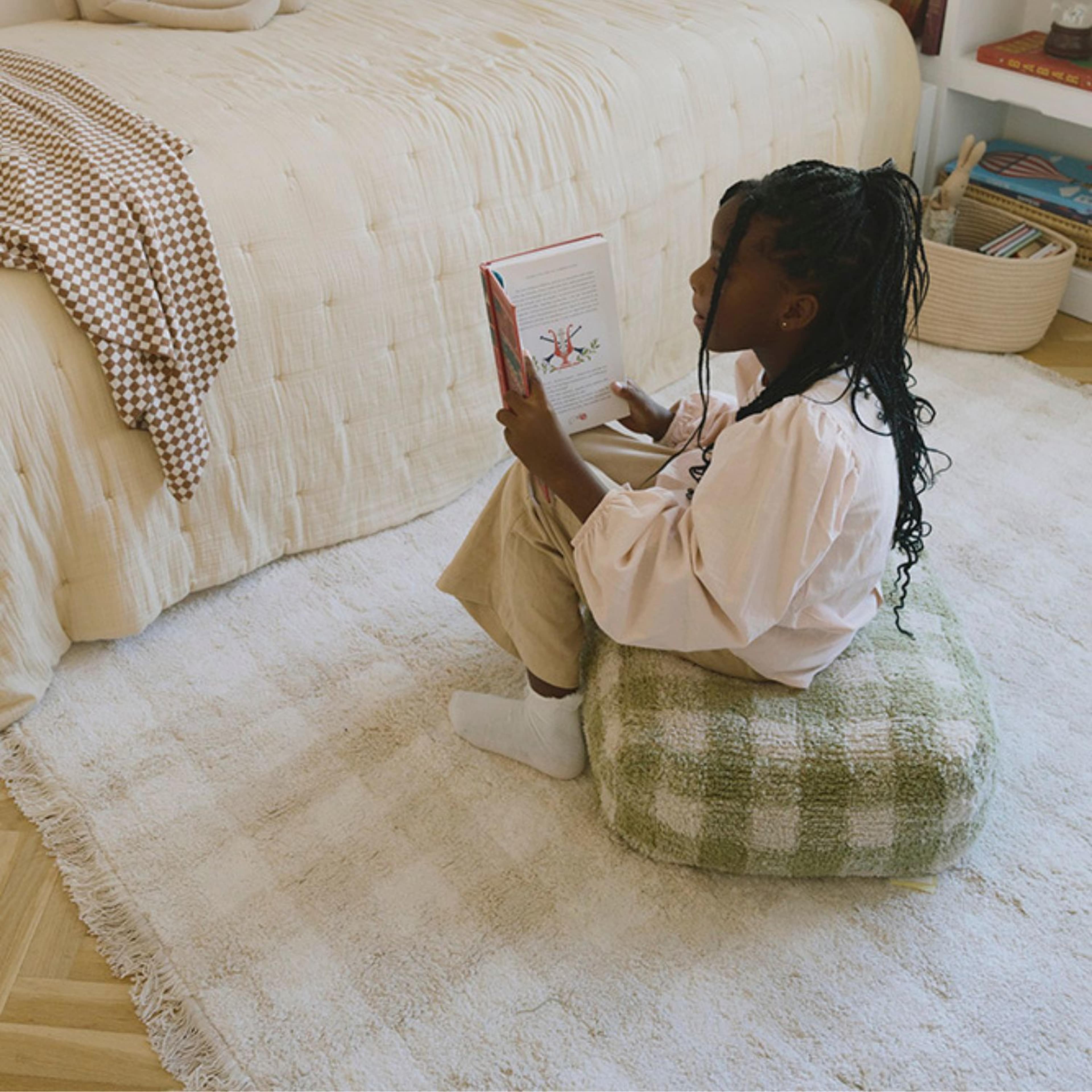 Puff Vichy, från LORENA CANALS, i färgen matcha, naturlig. Klicka för att öppna bilden i stort format