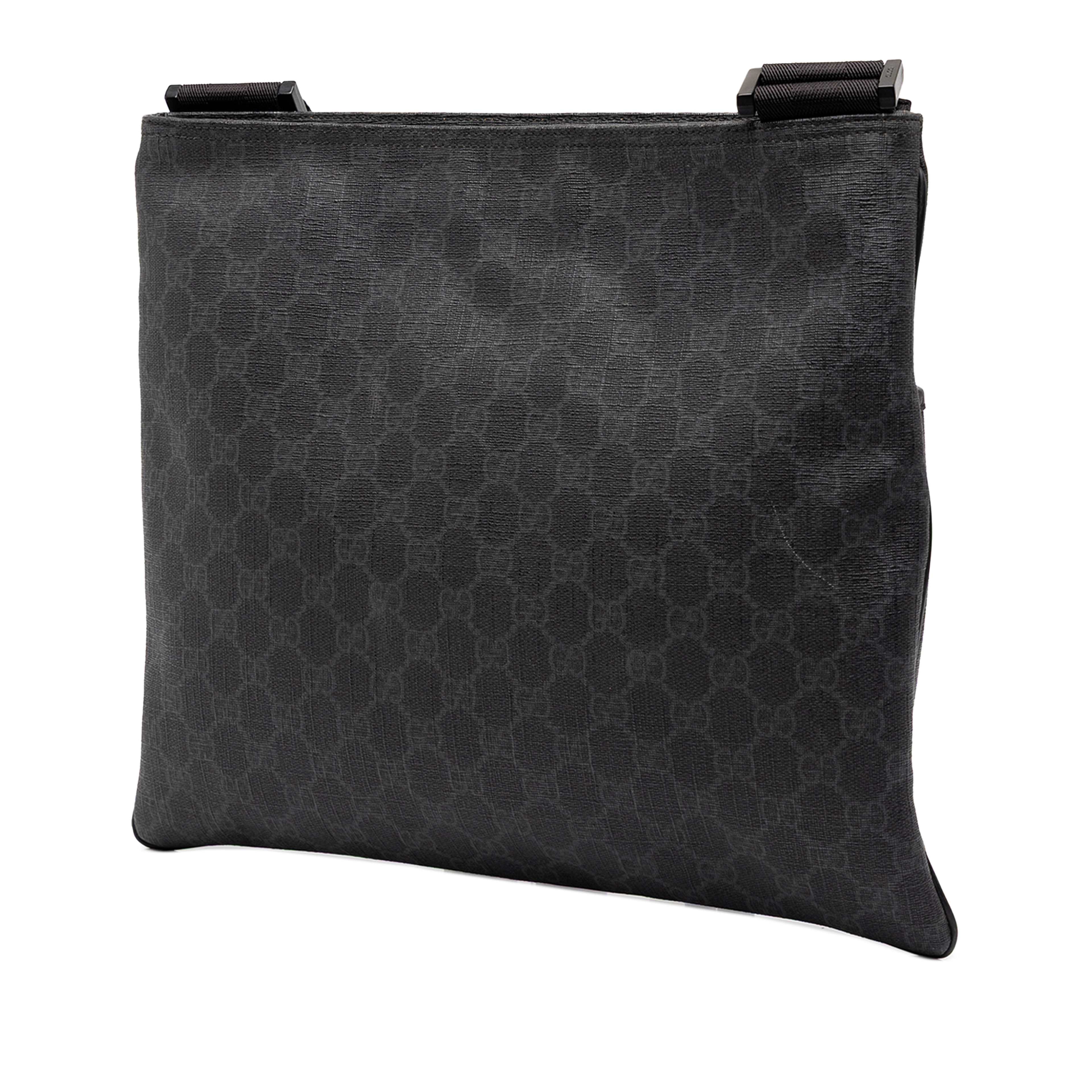 Gucci Gg Supreme Crossbody, från Luxclusif, i färgen svart. Klicka för att öppna bilden i stort format