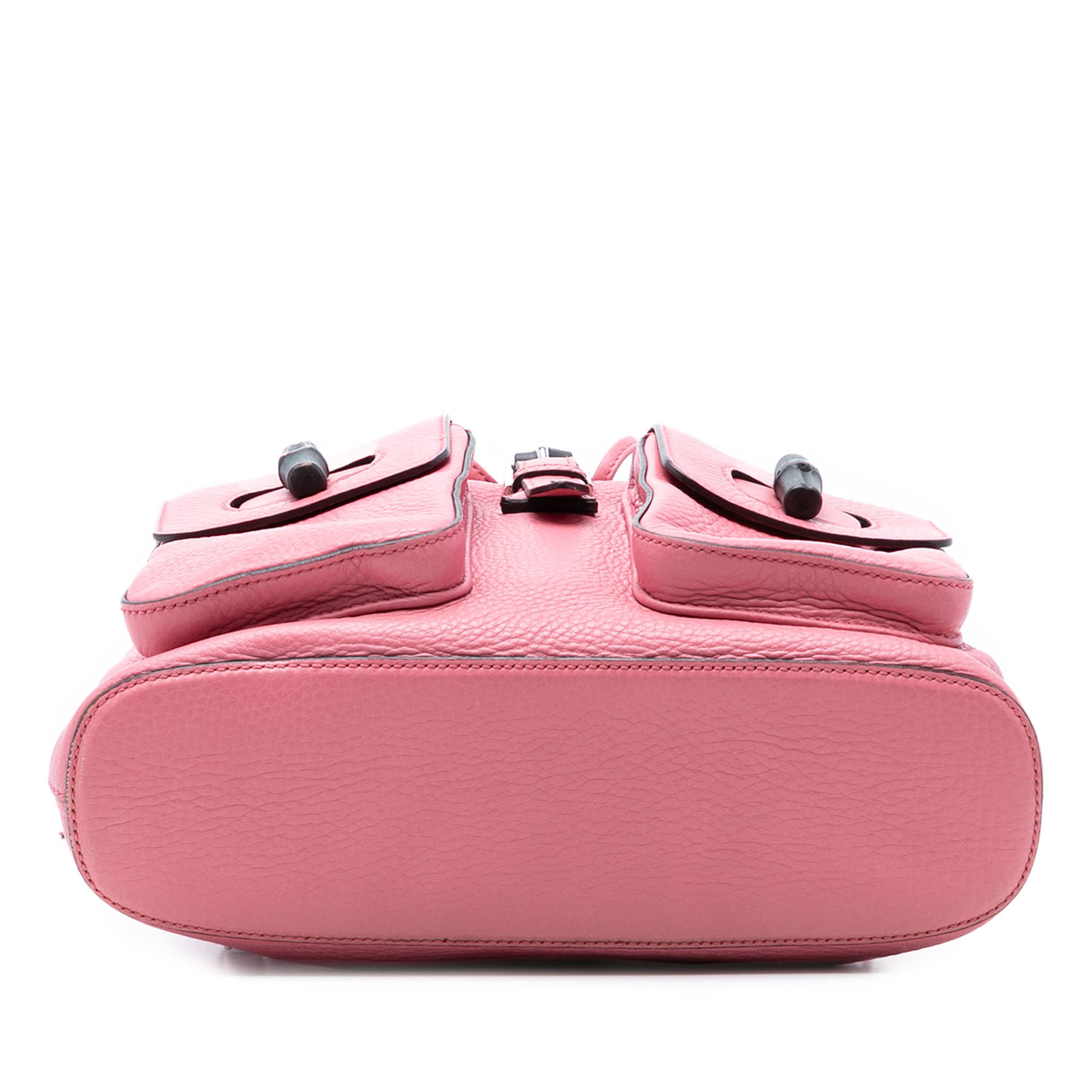 Gucci Leather Bamboo Tassel Backpack, från Luxclusif, i färgen rosa. Klicka för att öppna bilden i stort format