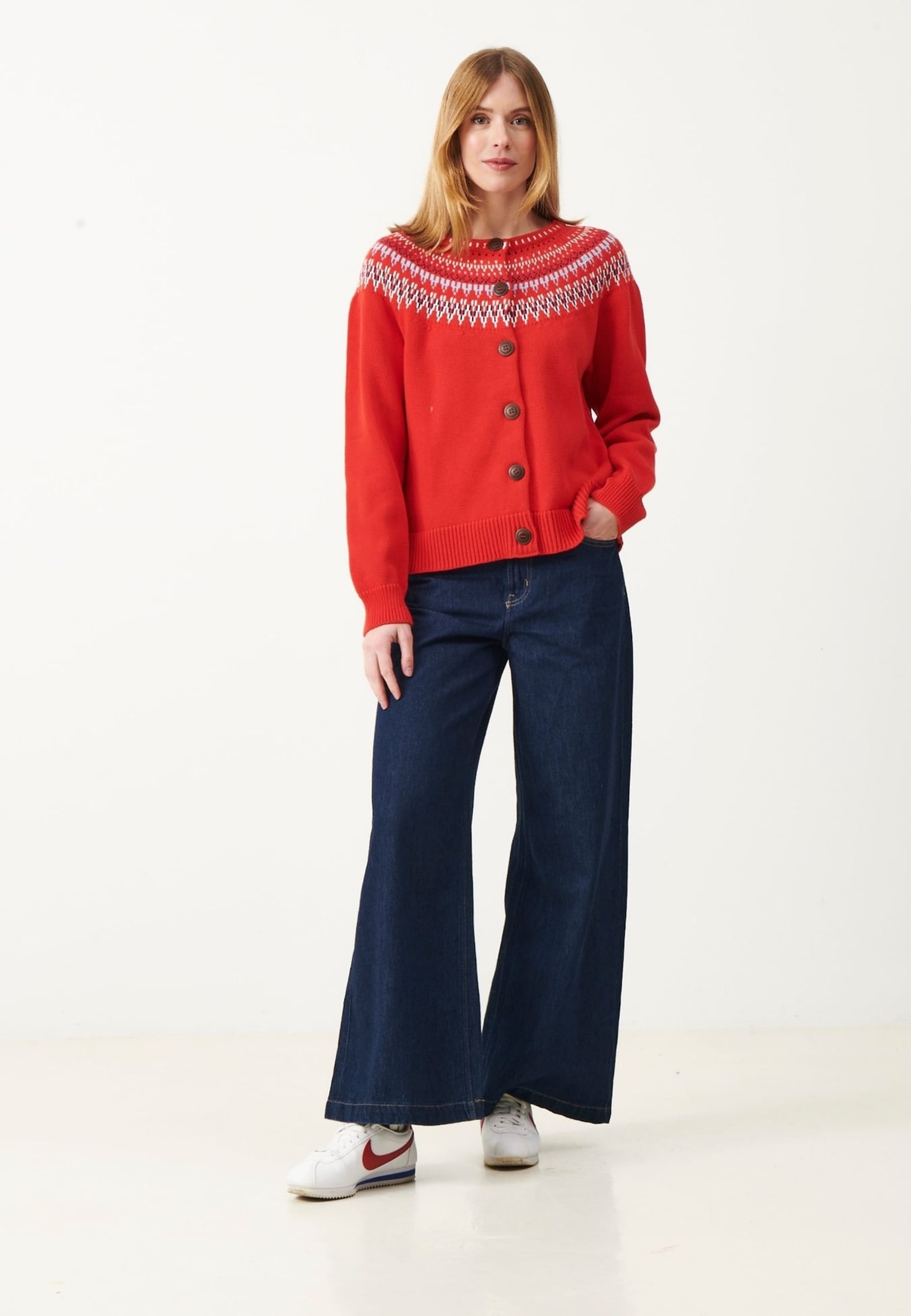 Joelle Cotton Cardigan -Red, från Jumperfabriken, i färgen red. Klicka för att öppna bilden i stort format