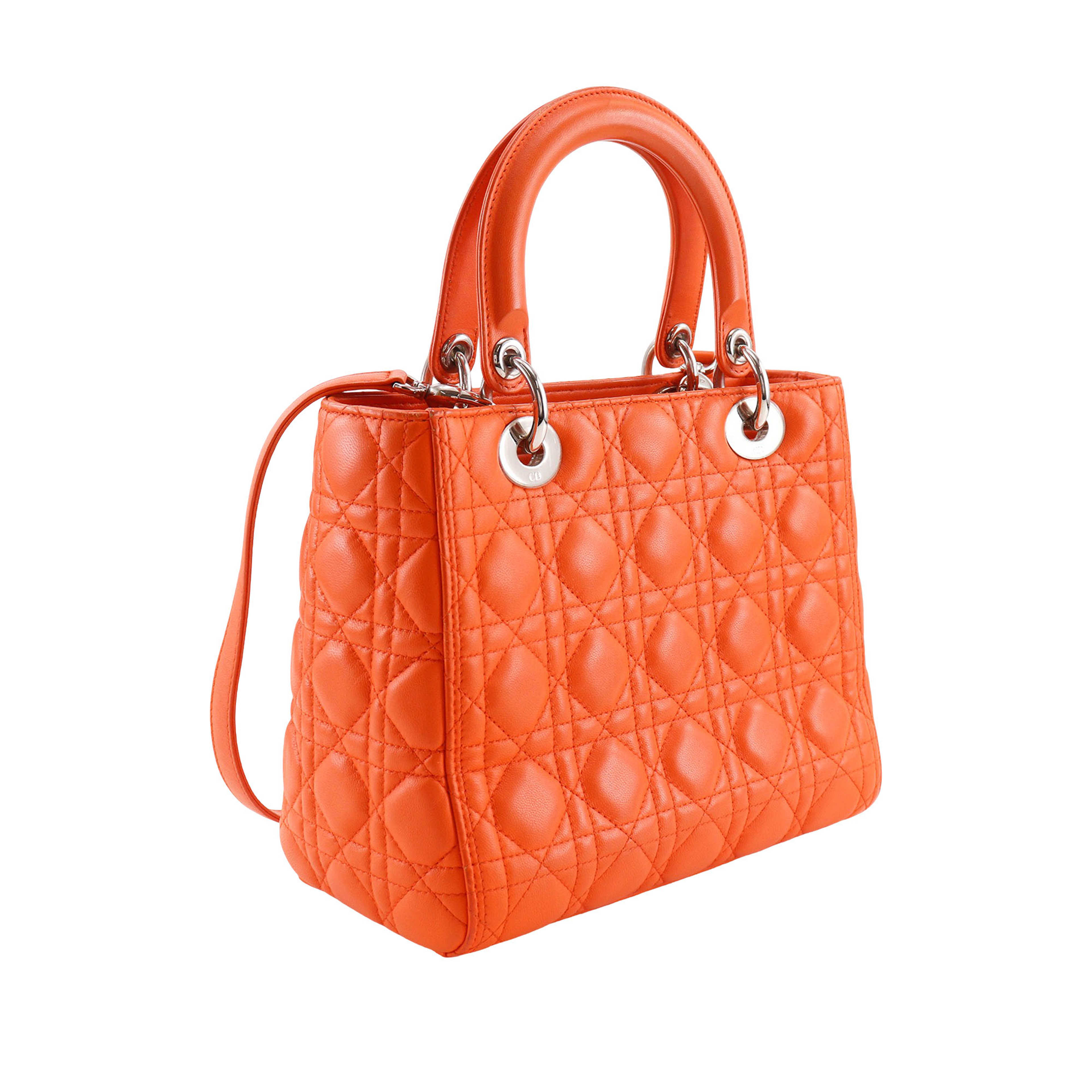 Dior Medium Lambskin Cannage Lady Dior, från Luxclusif, i färgen orange. Klicka för att öppna bilden i stort format