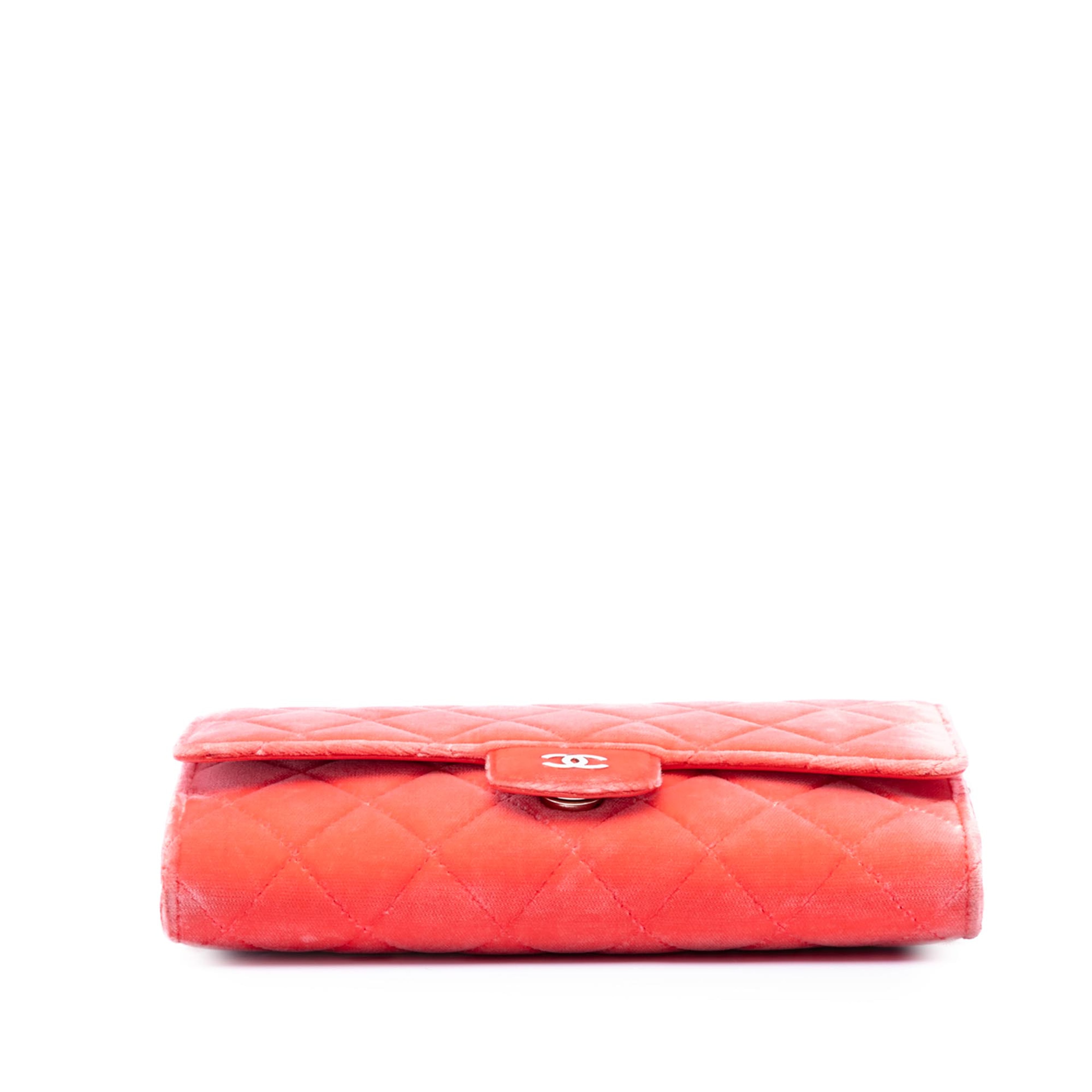 Chanel Cc Quilted Velvet Single Flap, från Luxclusif, i färgen orange. Klicka för att öppna bilden i stort format