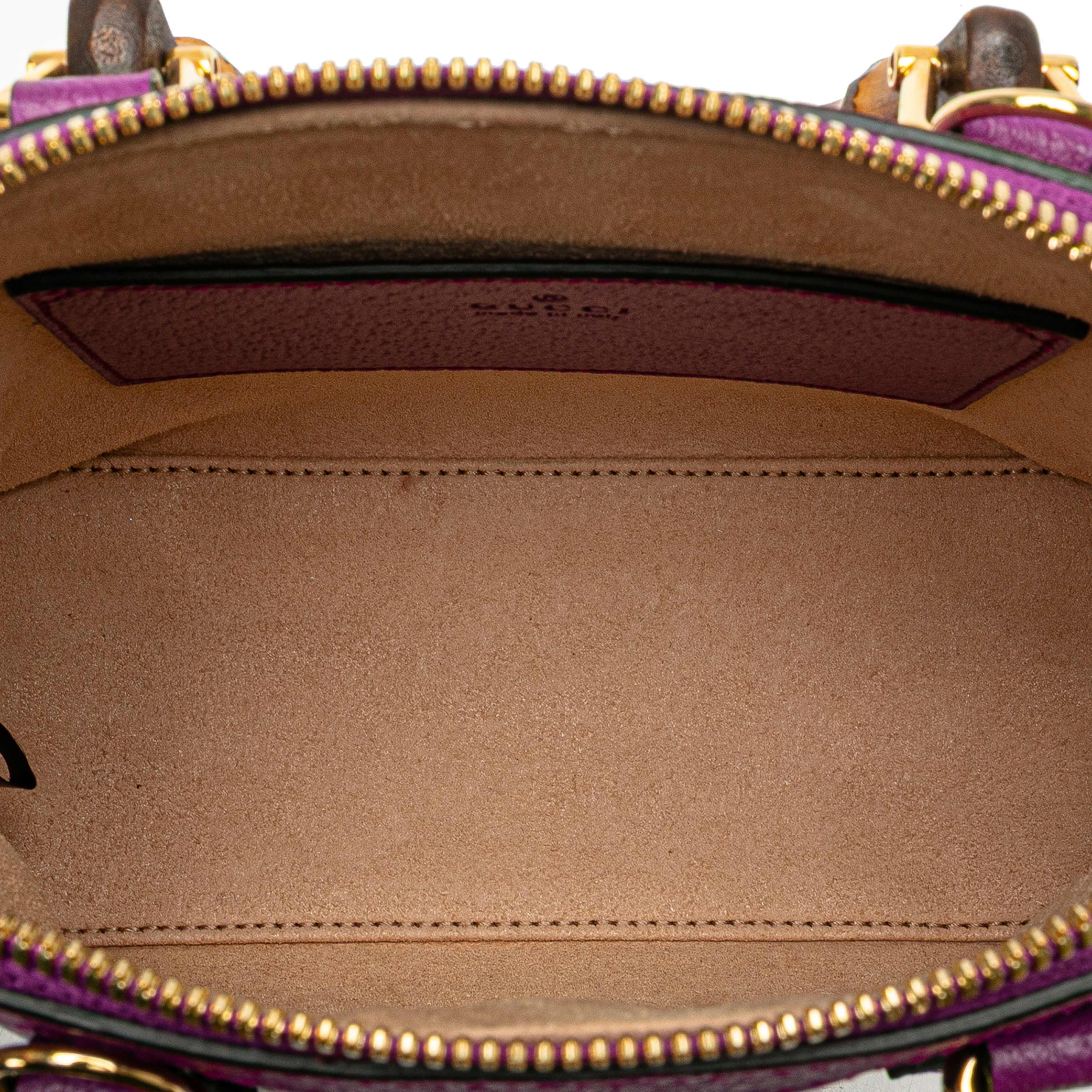 Gucci Mini Dollar Calfskin Bamboo Diana Dome Satchel, från Luxclusif, i färgen purple. Klicka för att öppna bilden i stort format