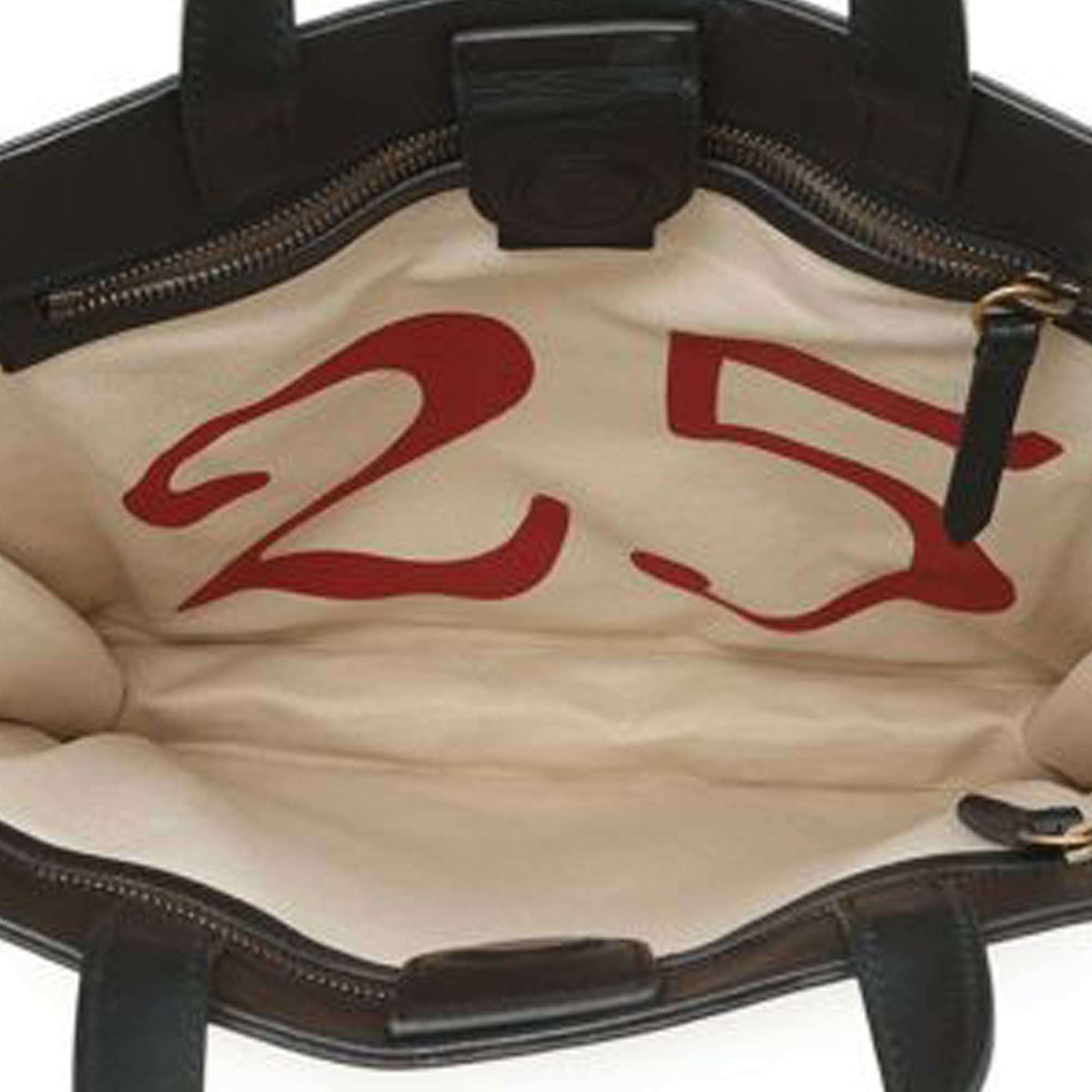 Gucci Gg Supreme Blind For Love Satchel, från Luxclusif, i färgen beige. Klicka för att öppna bilden i stort format