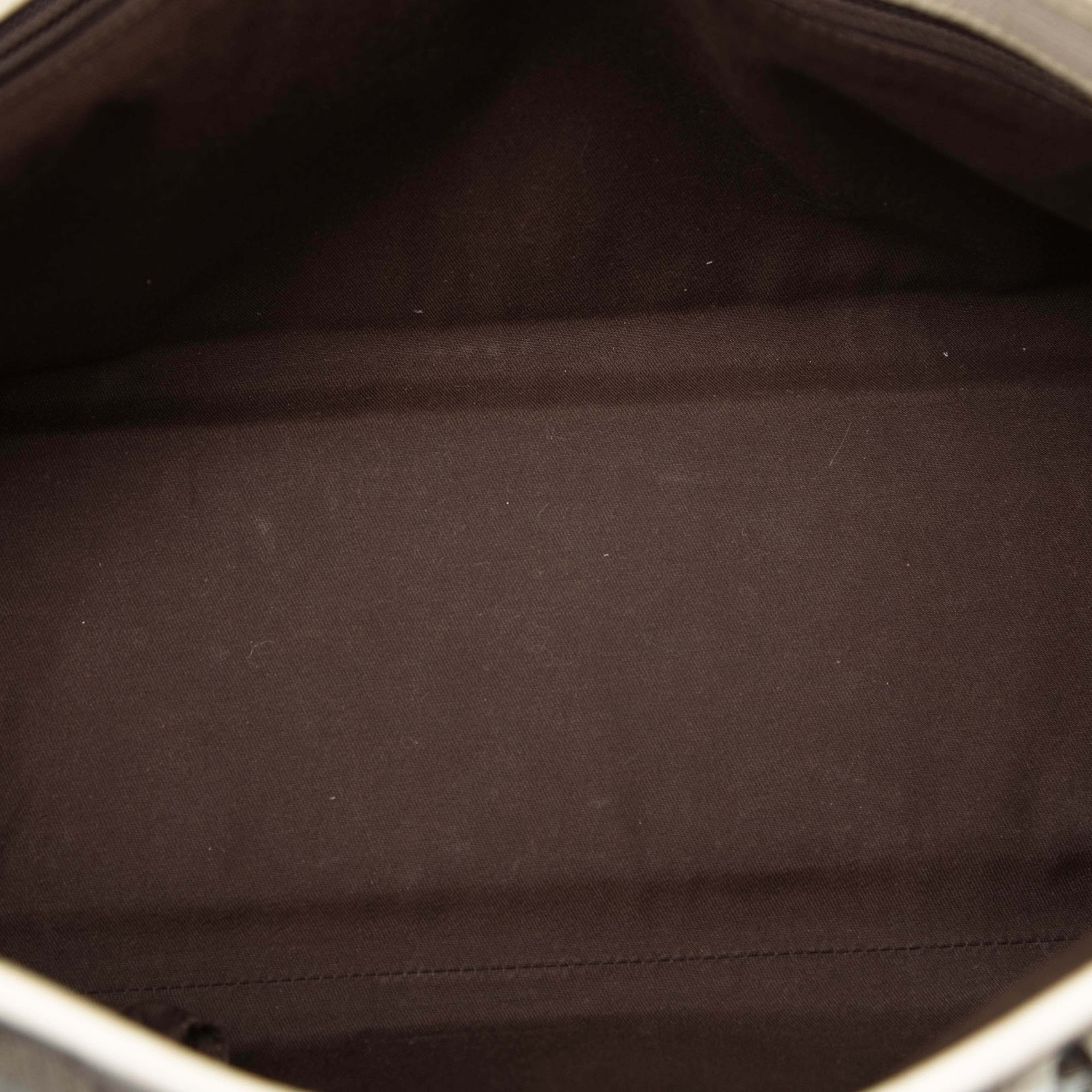 Gucci Gg Supreme Joy Tote, från Luxclusif, i färgen beige. Klicka för att öppna bilden i stort format