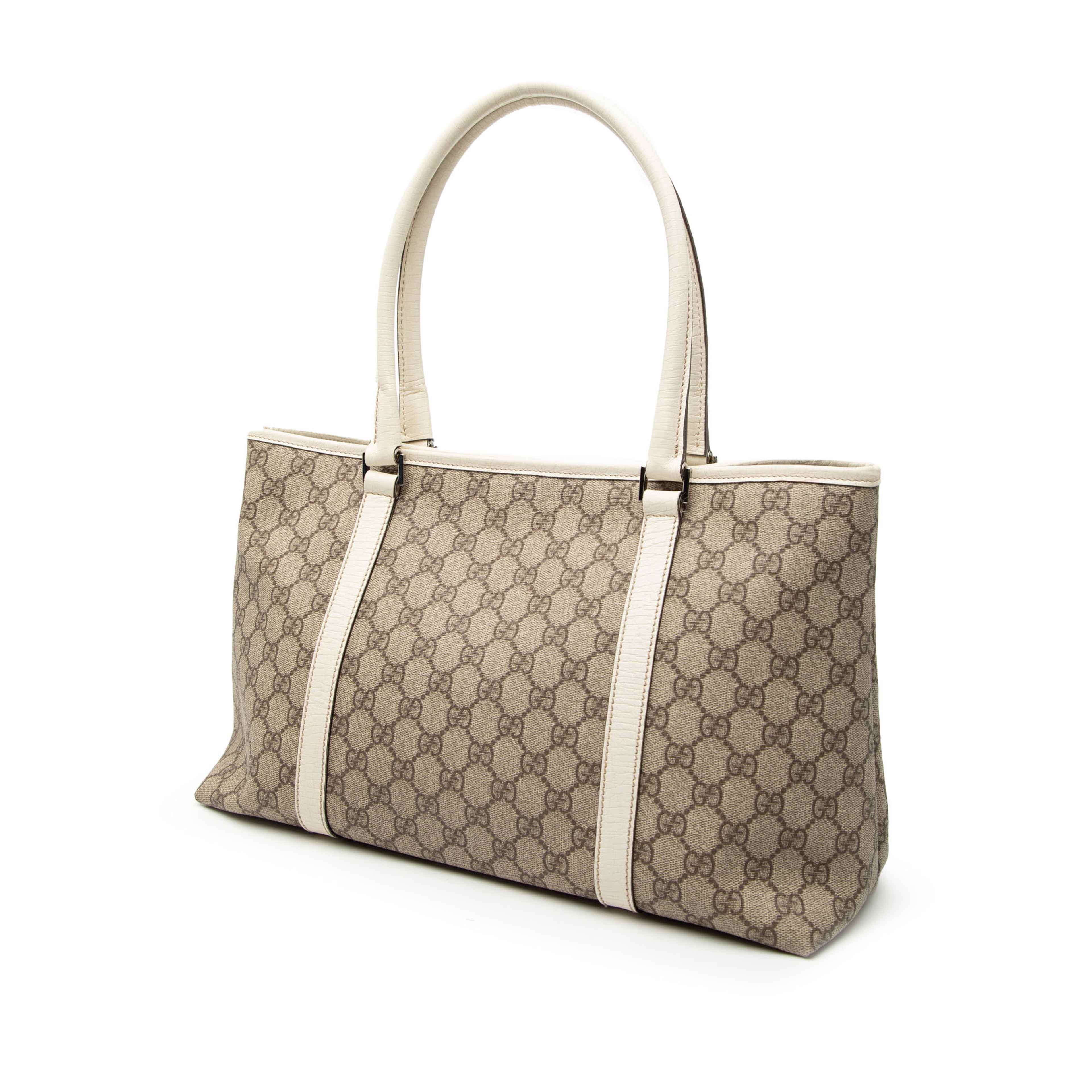 Gucci Gg Supreme Joy Tote, från Luxclusif, i färgen beige. Klicka för att öppna bilden i stort format