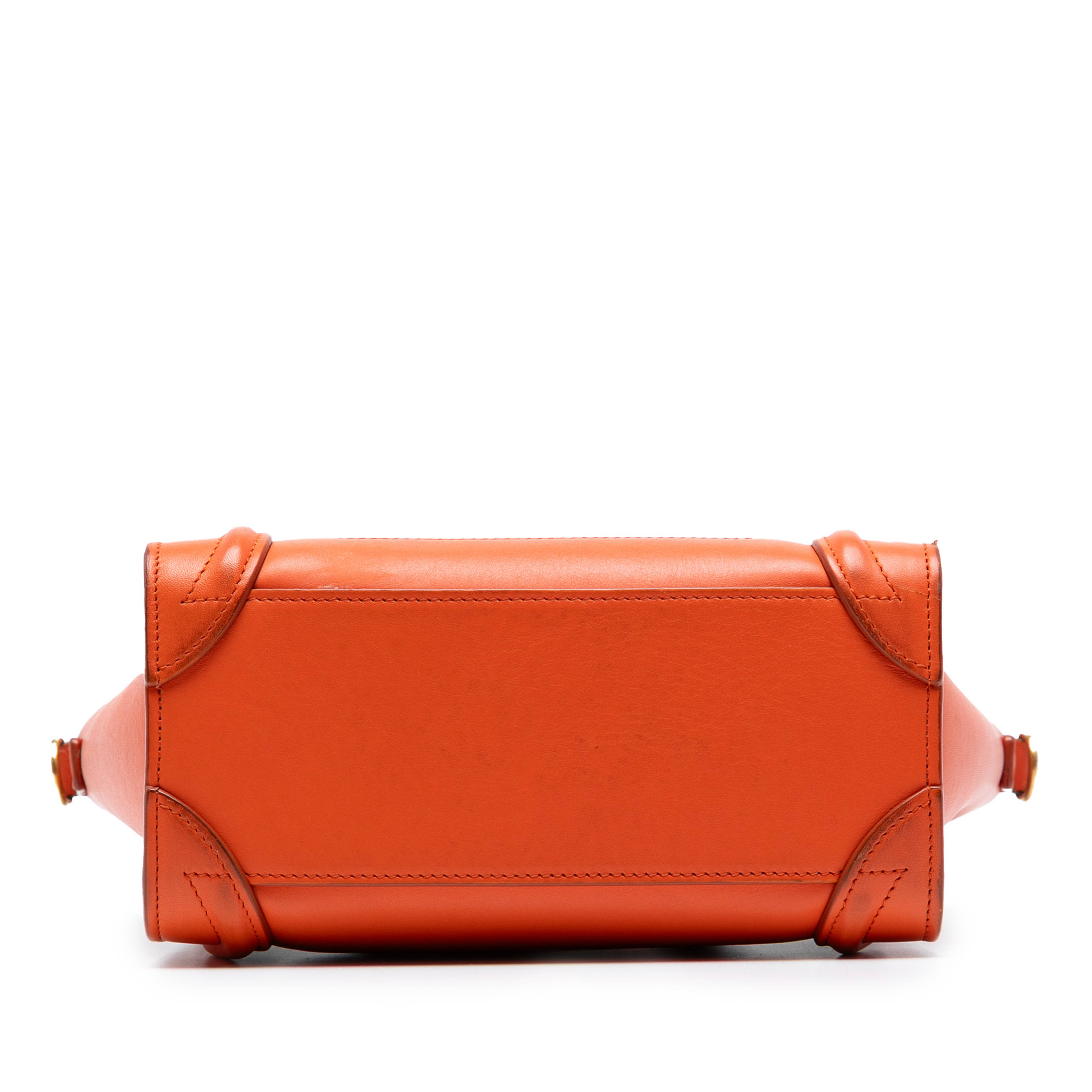 Celine Nano Leather Luggage Tote, från Luxclusif, i färgen dark orange. Klicka för att öppna bilden i stort format