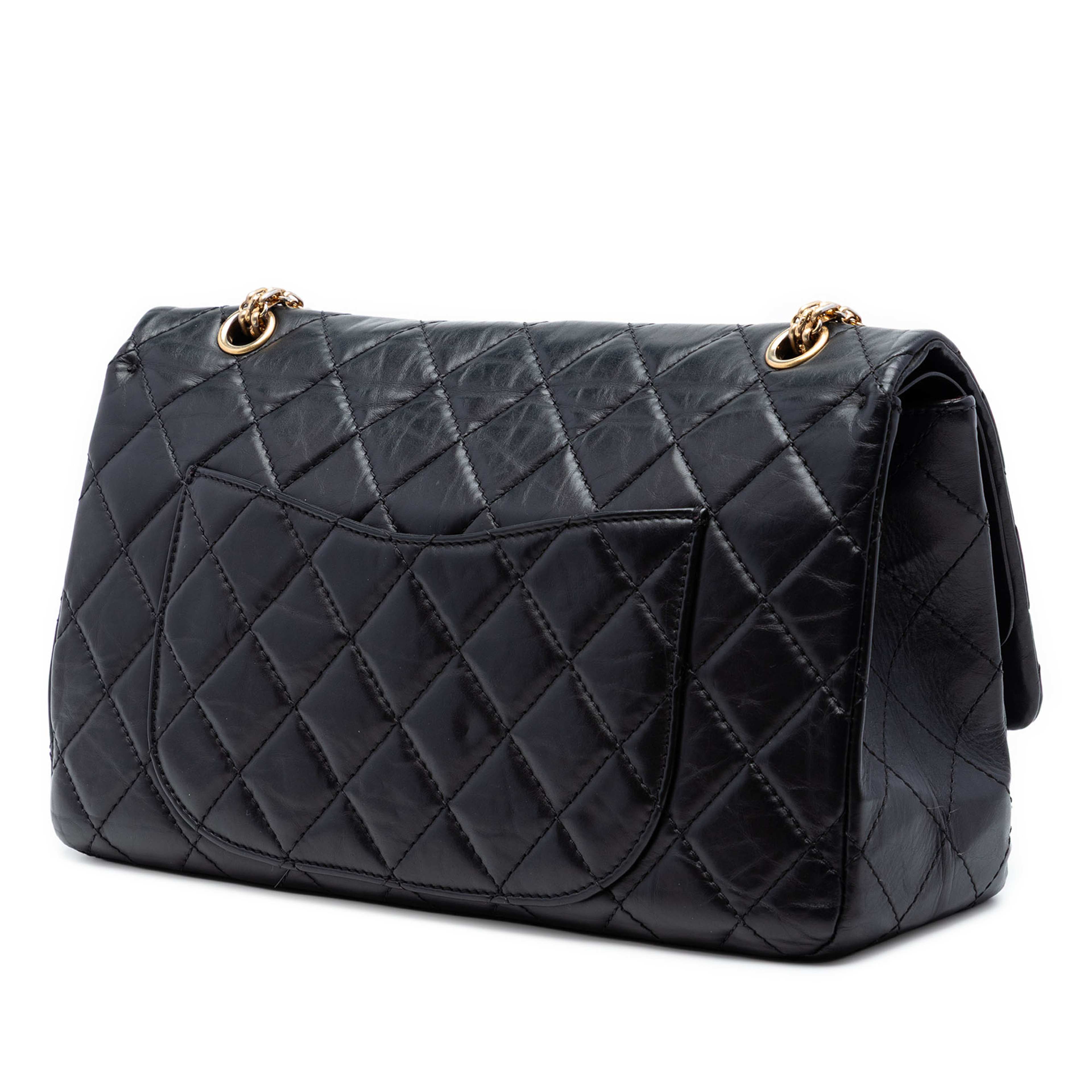 Chanel Quilted Aged Calfskin Reissue 2.55 Double Flap 227, från Luxclusif, i färgen svart. Klicka för att öppna bilden i stort format