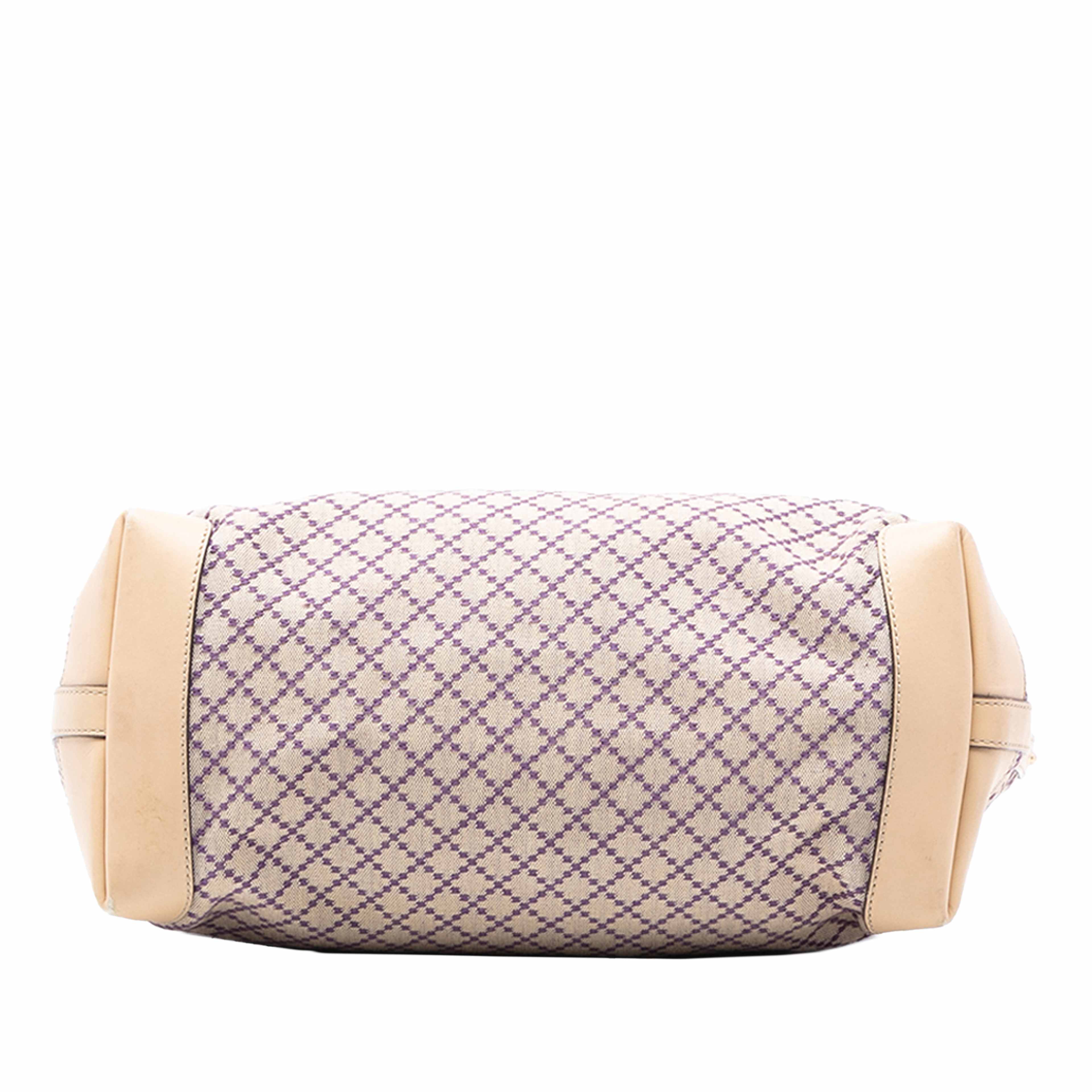 Gucci Medium Diamante Canvas Craft Tote, från Luxclusif, i färgen beige. Klicka för att öppna bilden i stort format