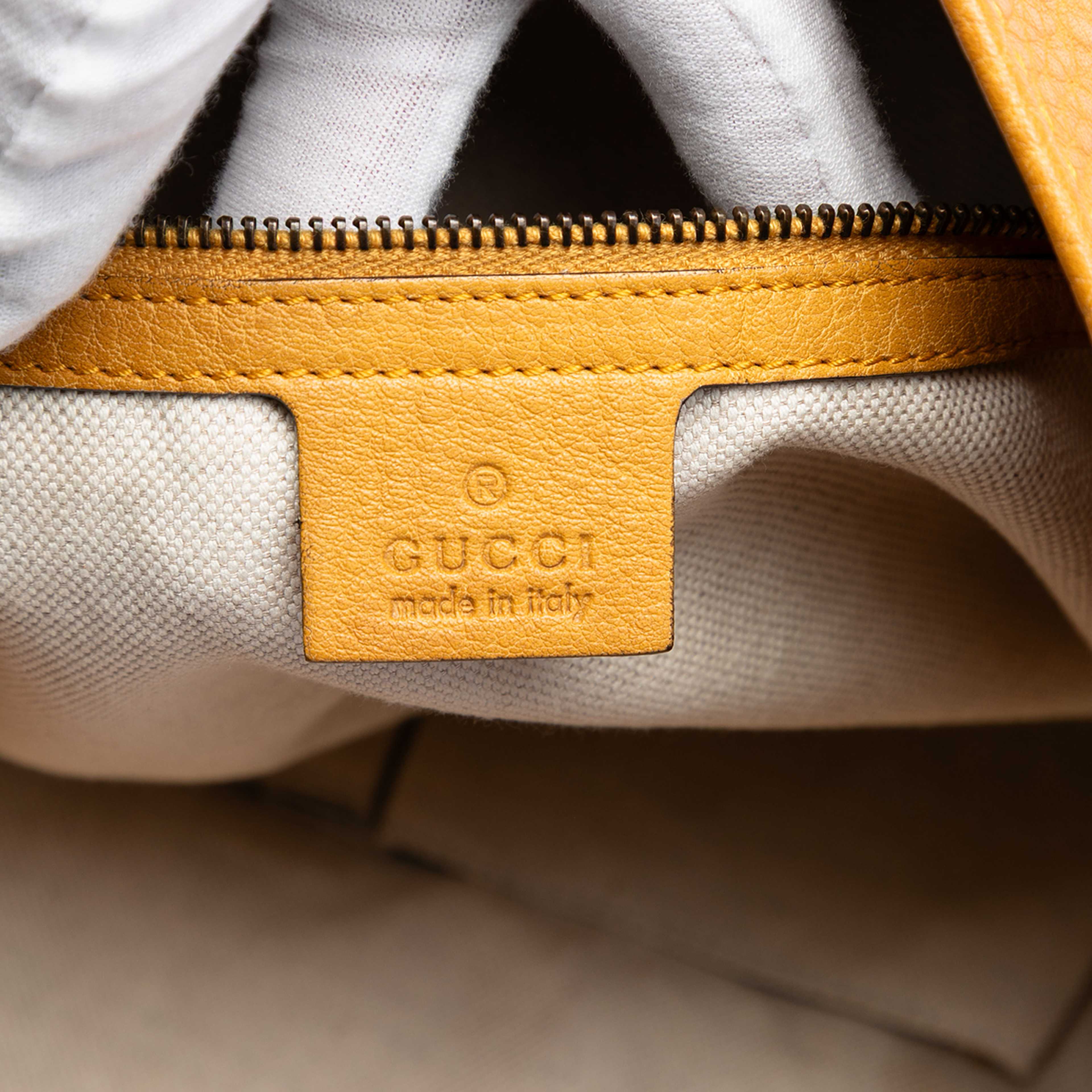 Gucci Large Calfskin Laidback Crafty Tote, från Luxclusif, i färgen caramel. Klicka för att öppna bilden i stort format