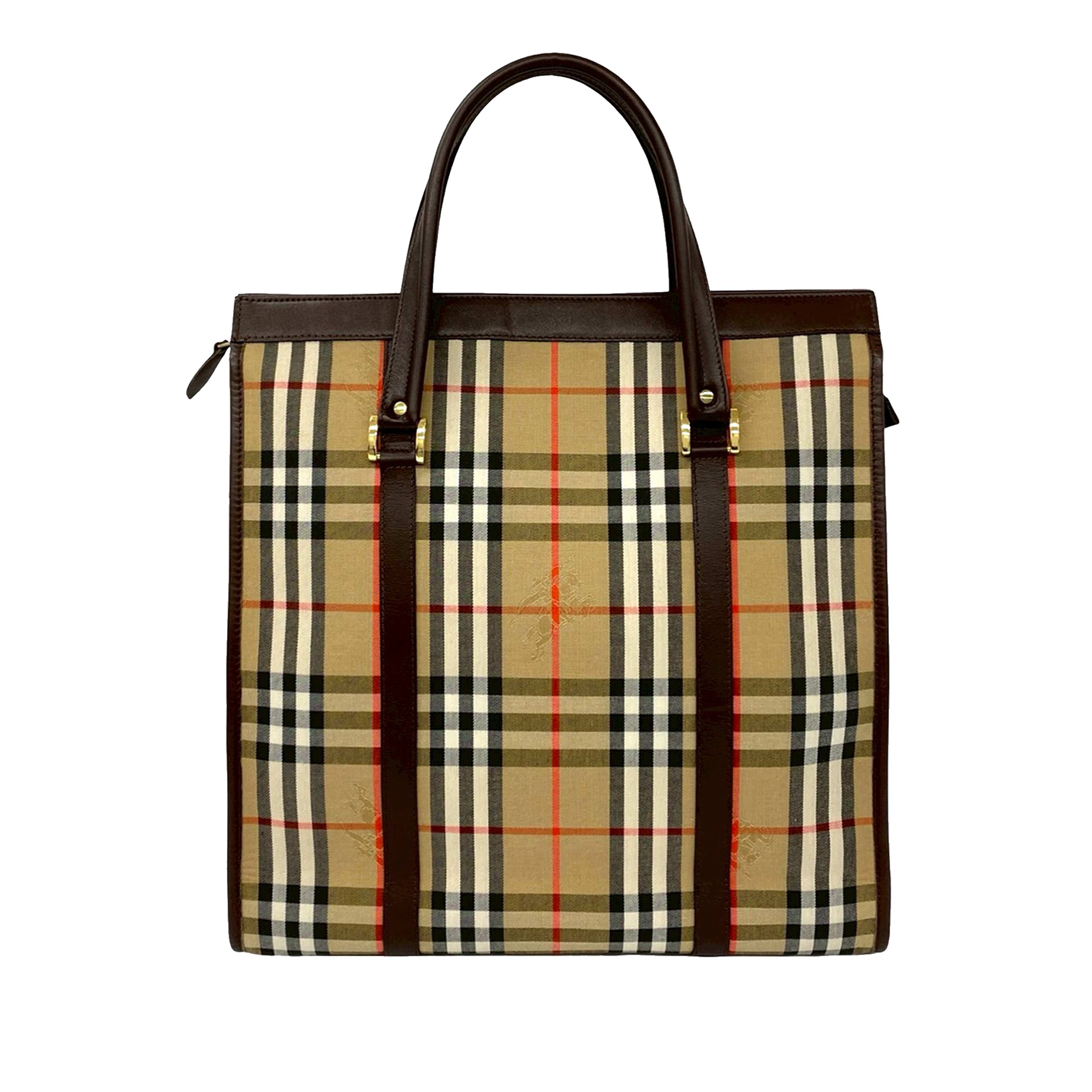 Burberry Haymarket Check Canvas Tote, från Luxclusif, i färgen beige. Klicka för att öppna bilden i stort format