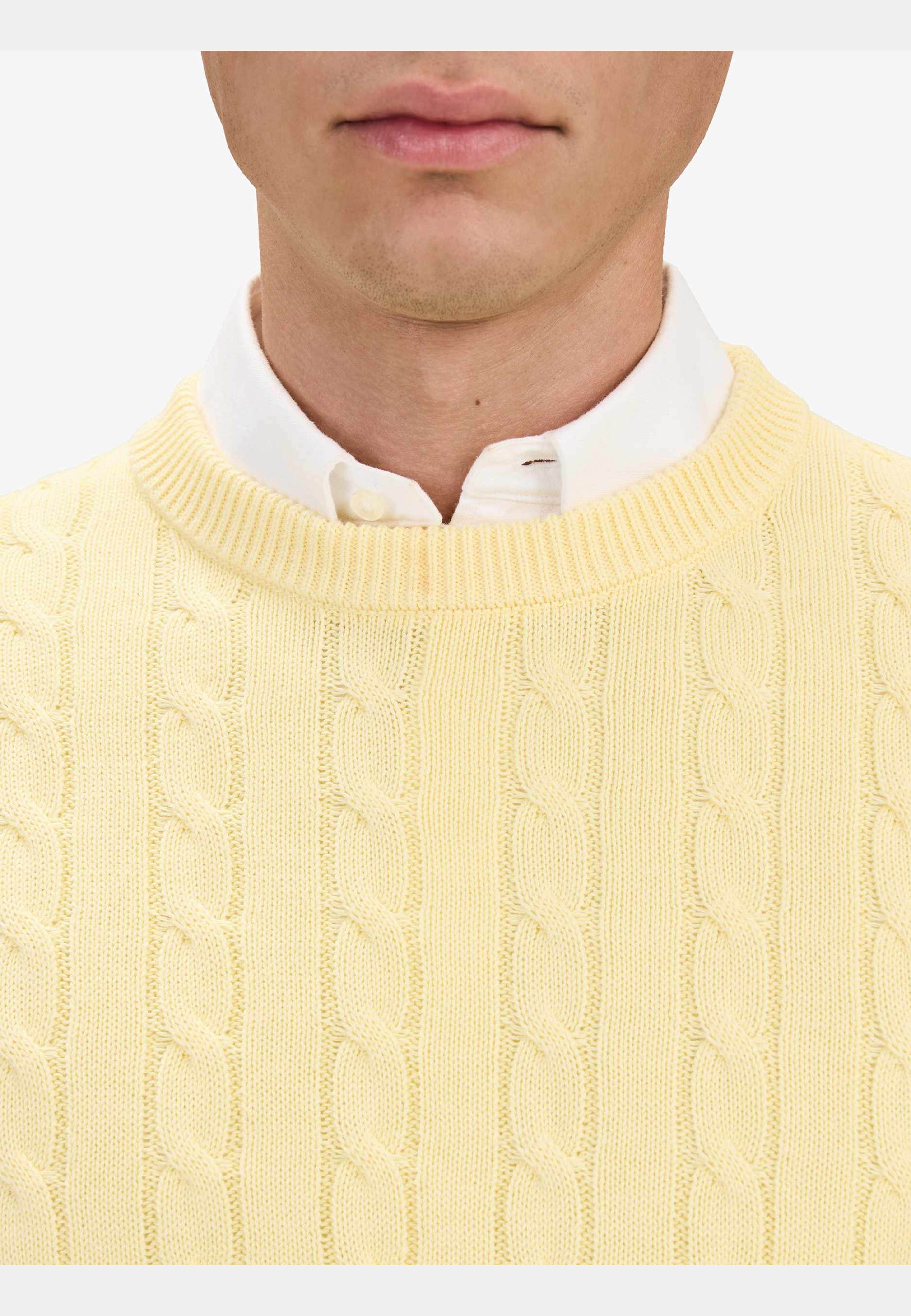 Cotton Cable Knitted Crew Neck Sweater (haidar), från John Henric, i färgen yellow. Klicka för att öppna bilden i stort format
