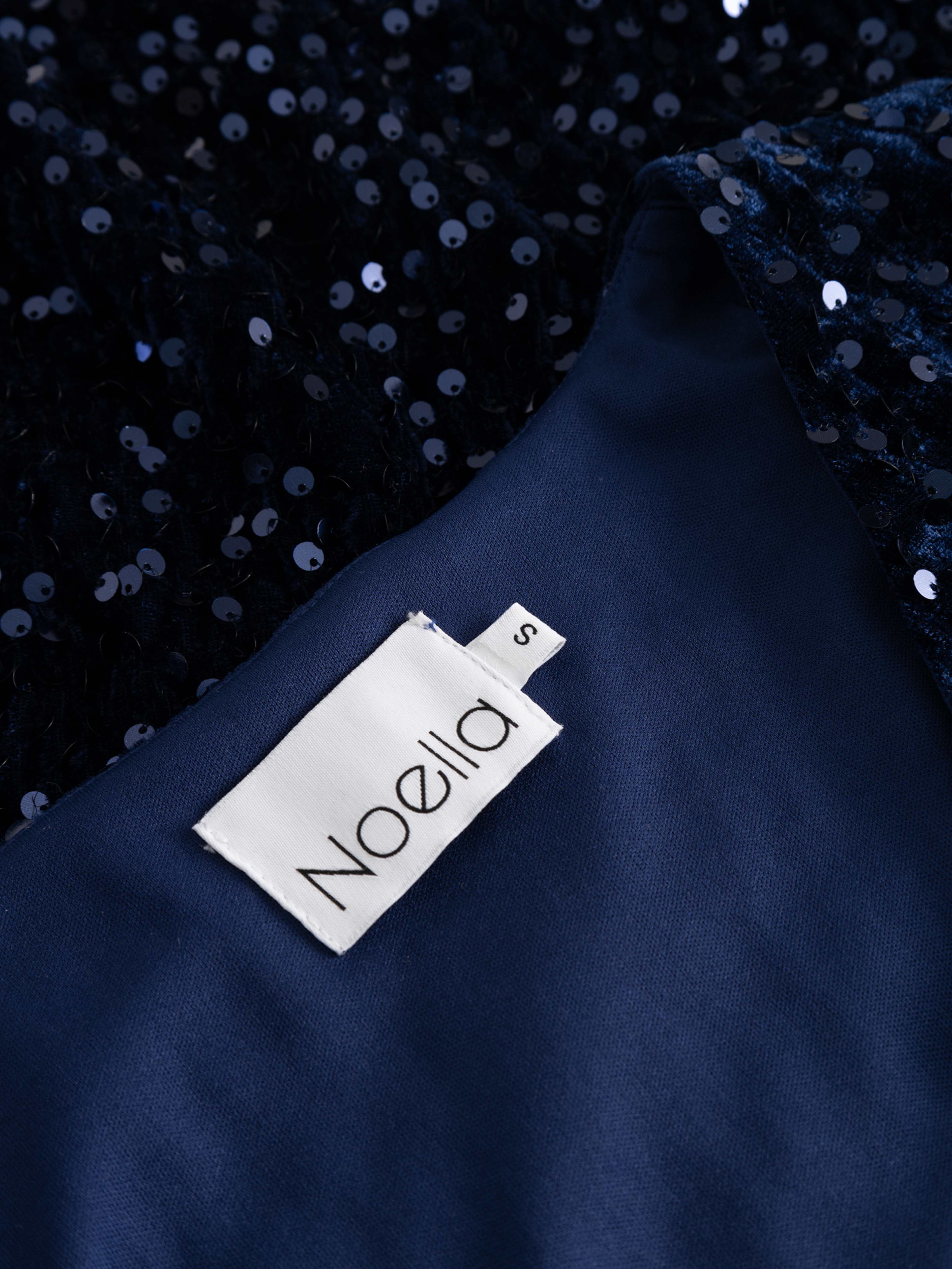 Lucille Top - Navy Blue, från Noella, i färgen navy blue. Klicka för att öppna bilden i stort format