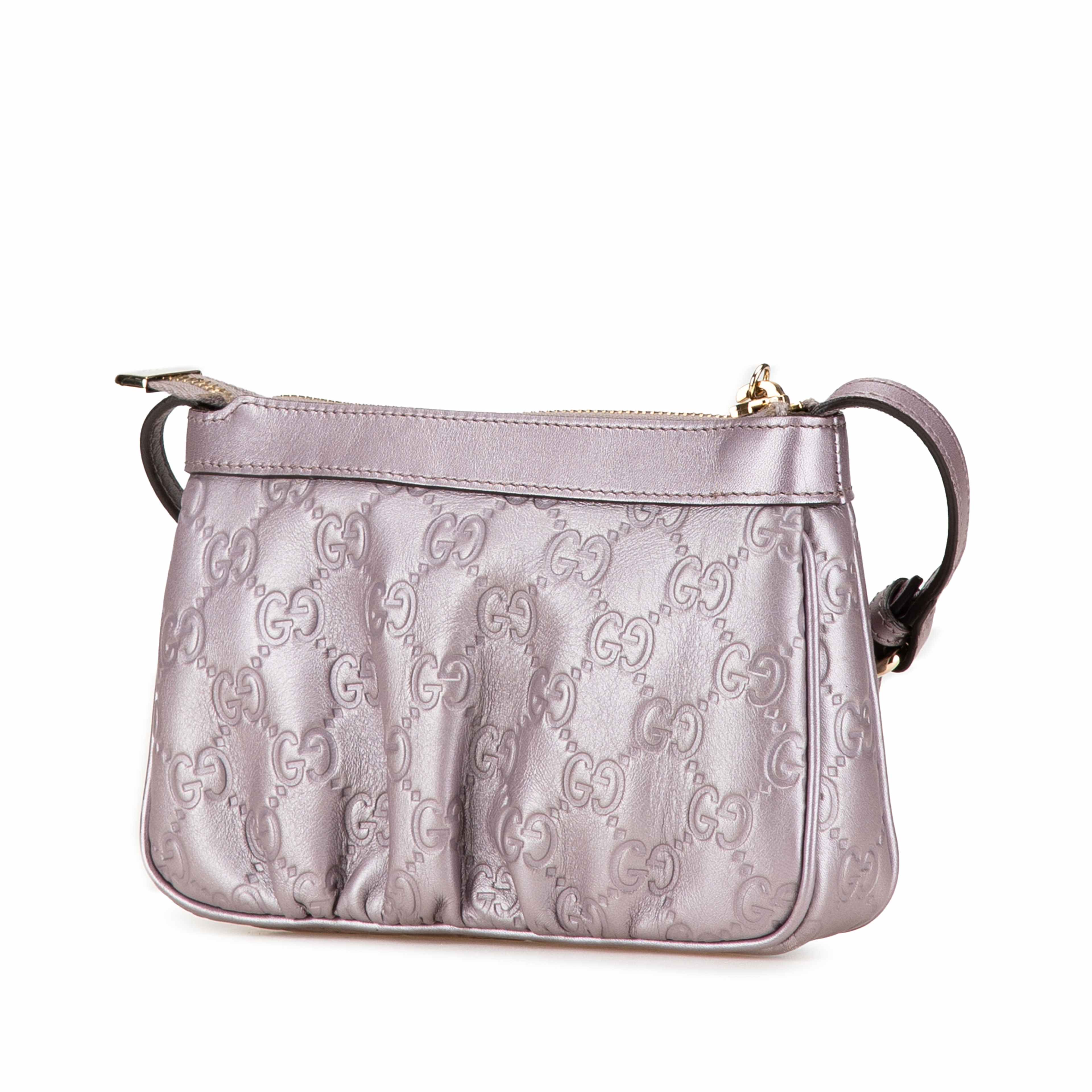 Gucci Small Metallic Guccissima Lovely Crossbody, från Luxclusif, i färgen light purple. Klicka för att öppna bilden i stort format