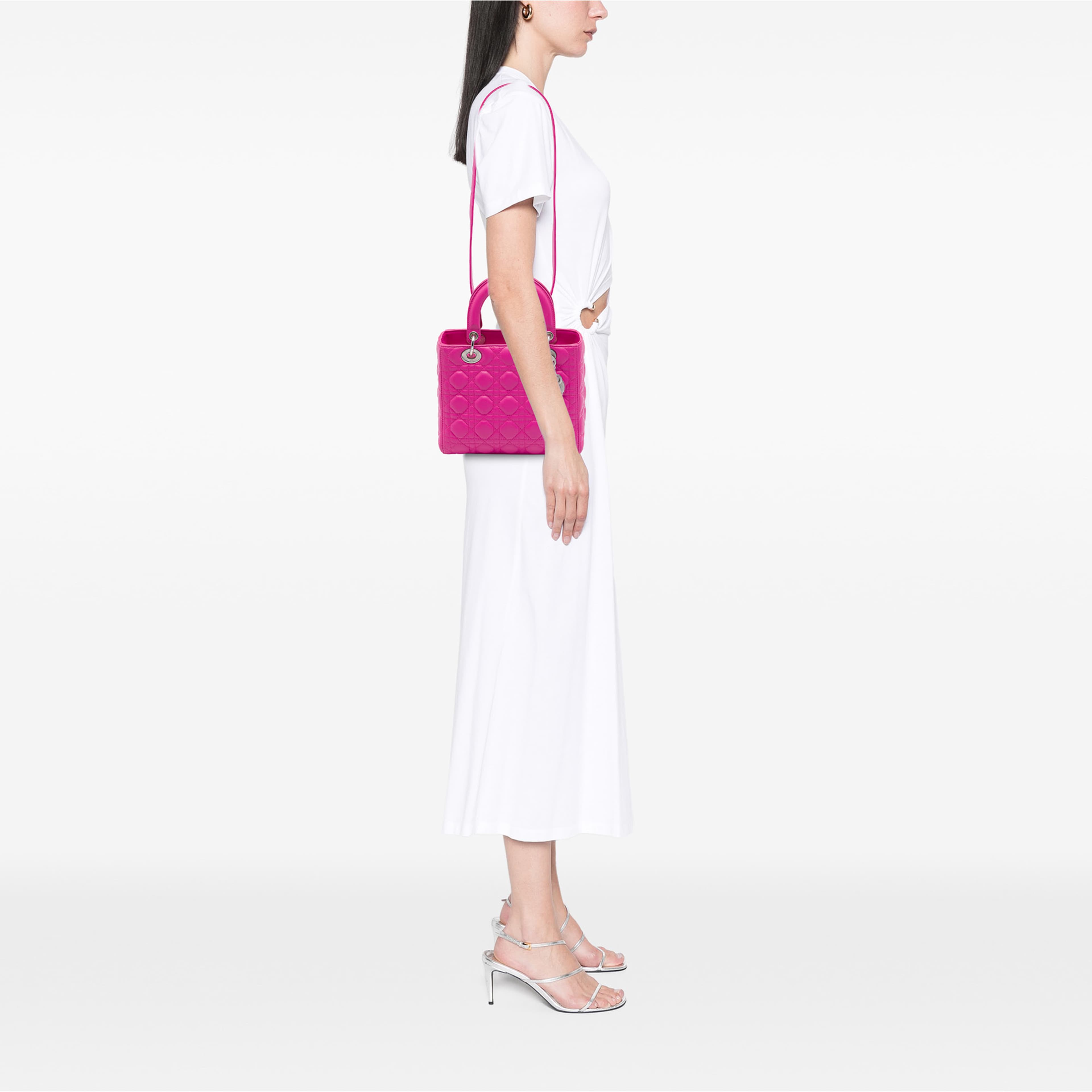 Dior Medium Lambskin Cannage Lady Dior, från Luxclusif, i färgen rosa. Klicka för att öppna bilden i stort format