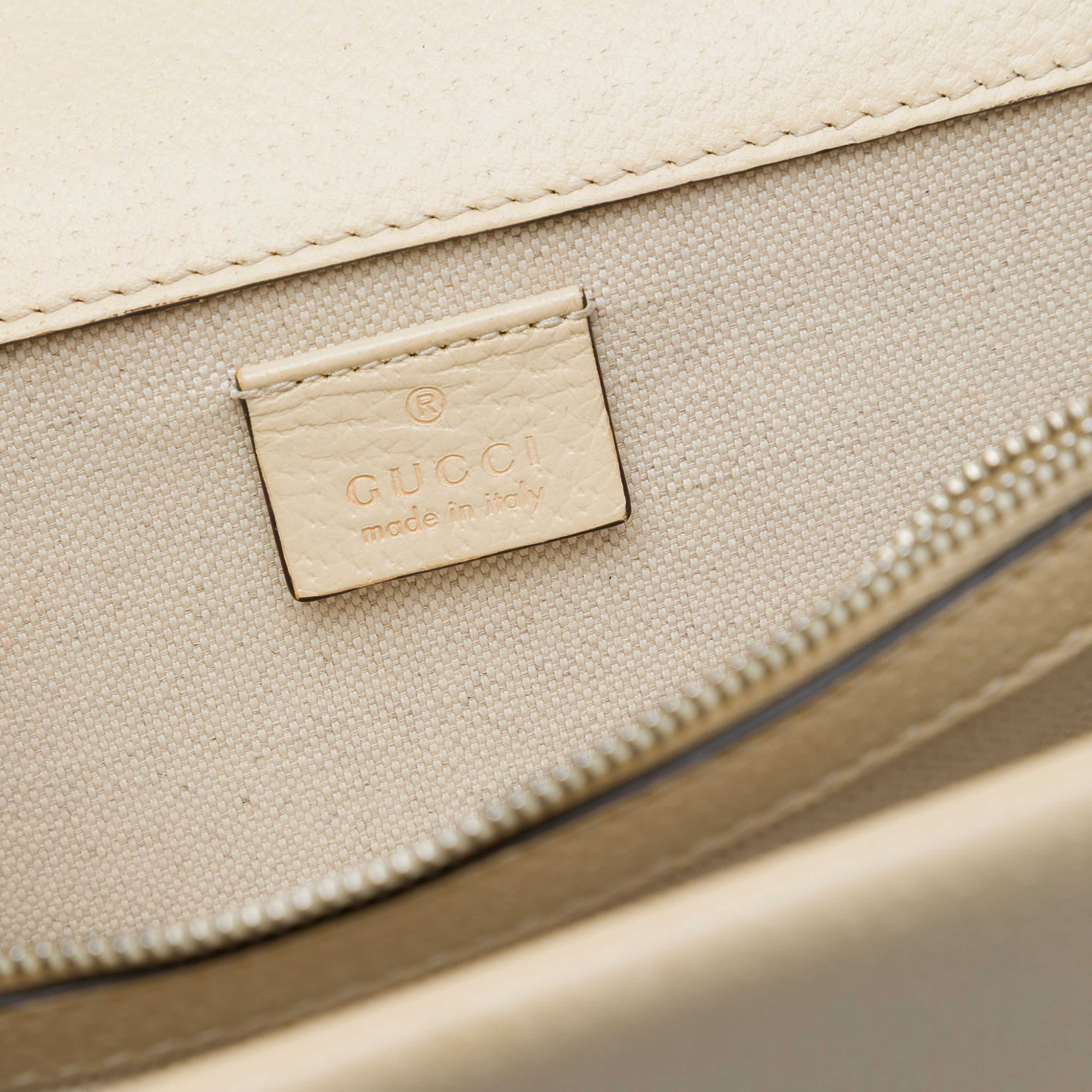 Gucci Medium Calfskin Dionysus Shoulder Bag, från Luxclusif, i färgen brun. Klicka för att öppna bilden i stort format
