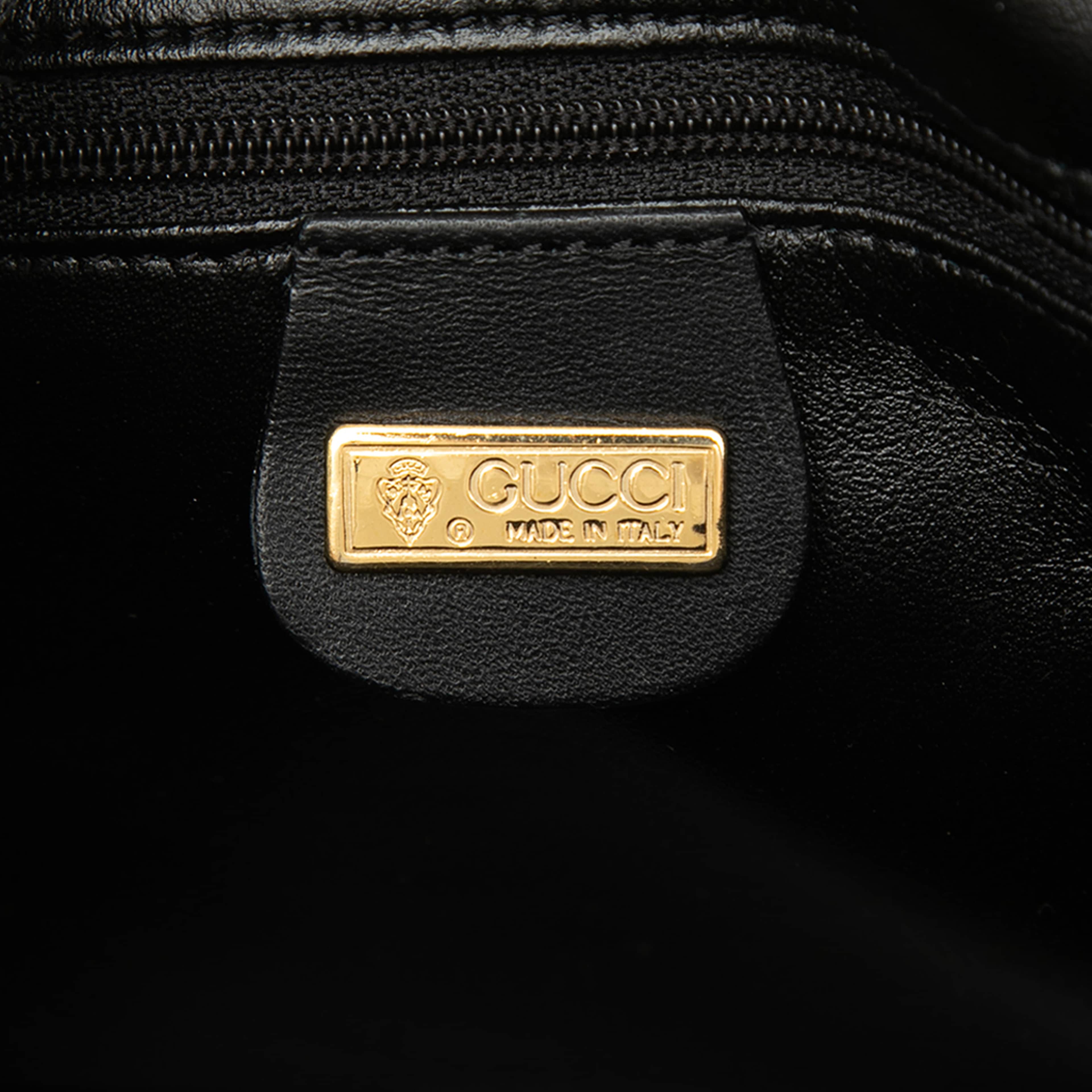 Gucci Micro Gg Supreme Handbag, från Luxclusif, i färgen black. Klicka för att öppna bilden i stort format