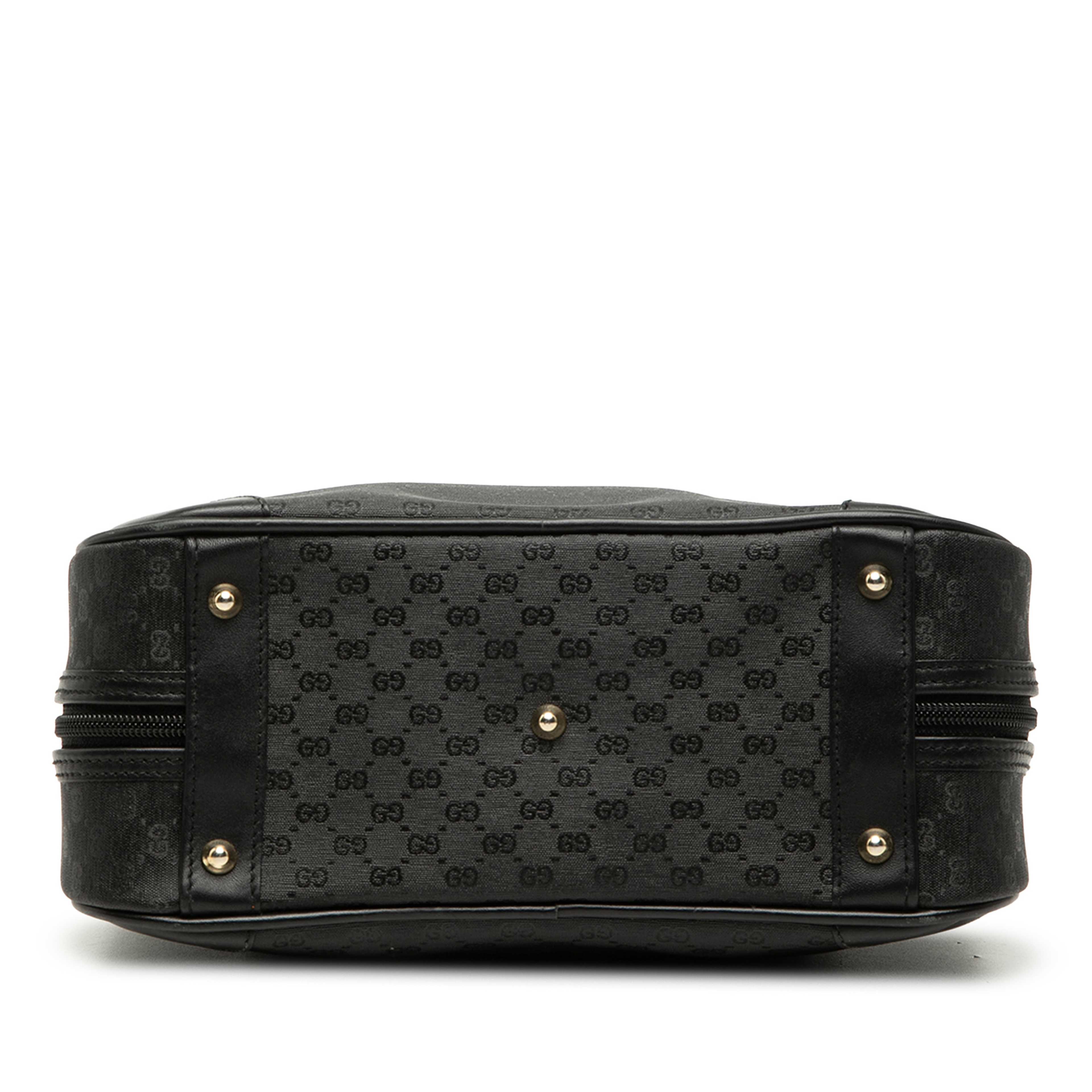 Gucci Micro Gg Supreme Handbag, från Luxclusif, i färgen svart. Klicka för att öppna bilden i stort format