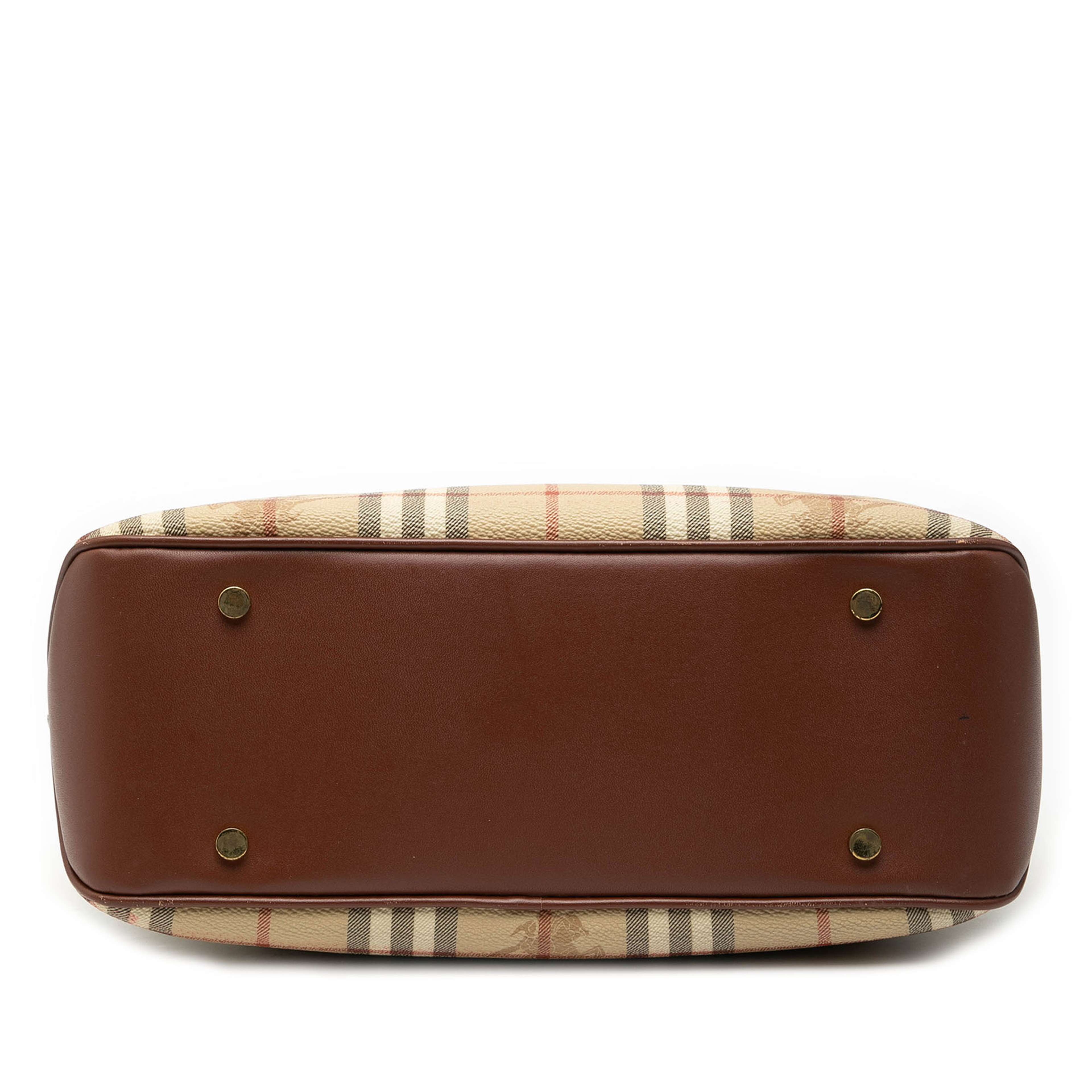 Burberry Haymarket Check Coated Canvas Tote, från Luxclusif, i färgen beige. Klicka för att öppna bilden i stort format