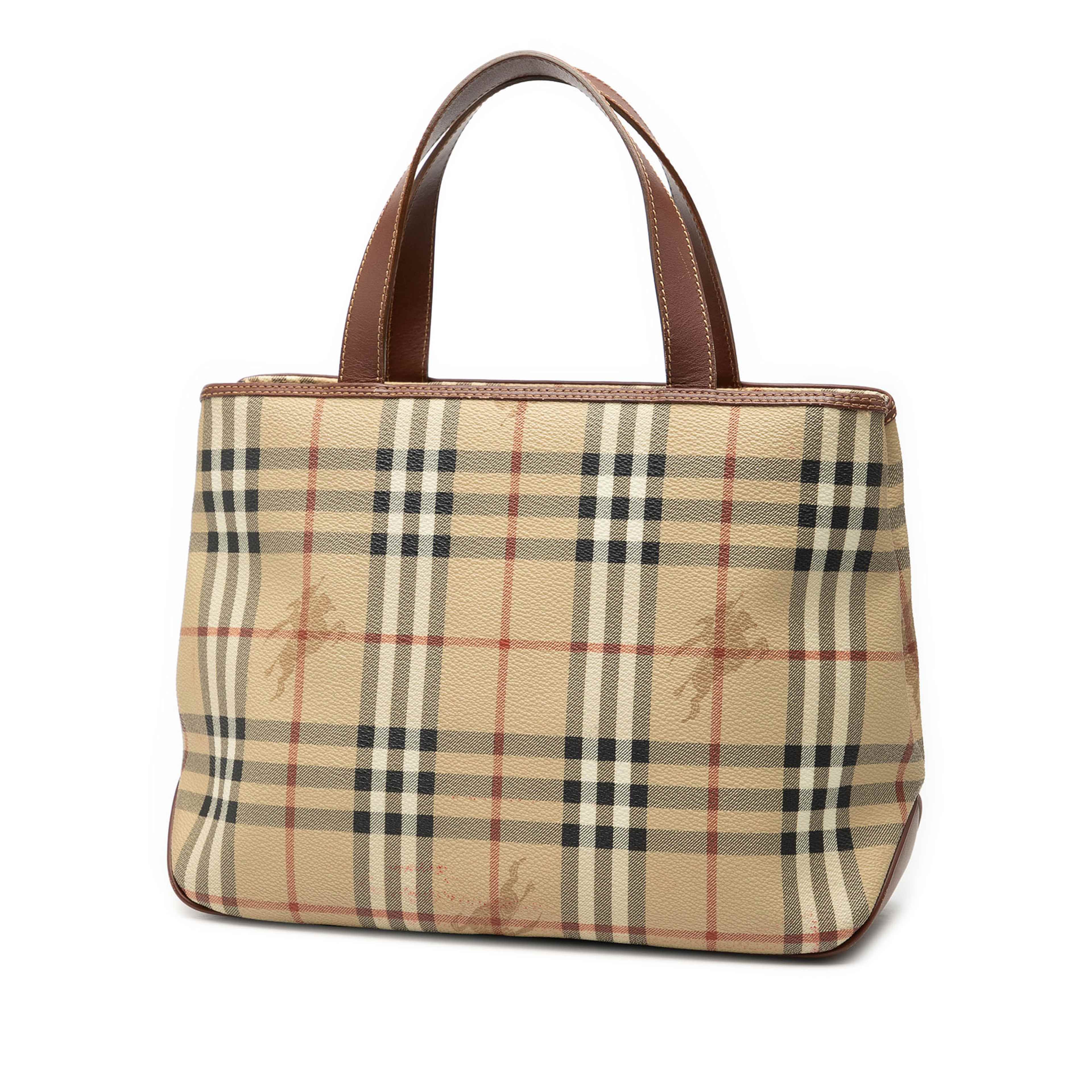 Burberry Haymarket Check Coated Canvas Tote, från Luxclusif, i färgen beige. Klicka för att öppna bilden i stort format