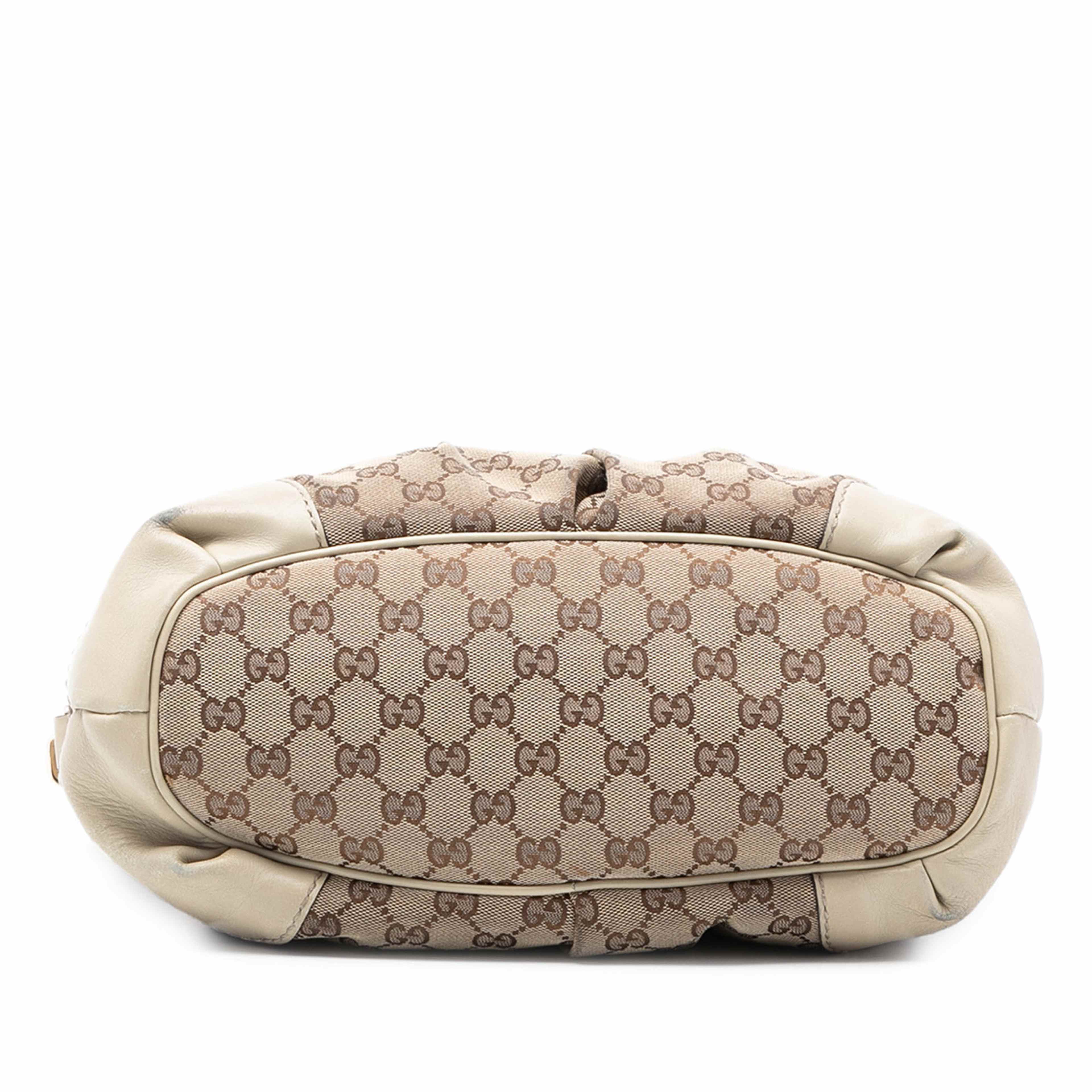 Gucci Gg Canvas Sukey Satchel, från Luxclusif, i färgen beige. Klicka för att öppna bilden i stort format