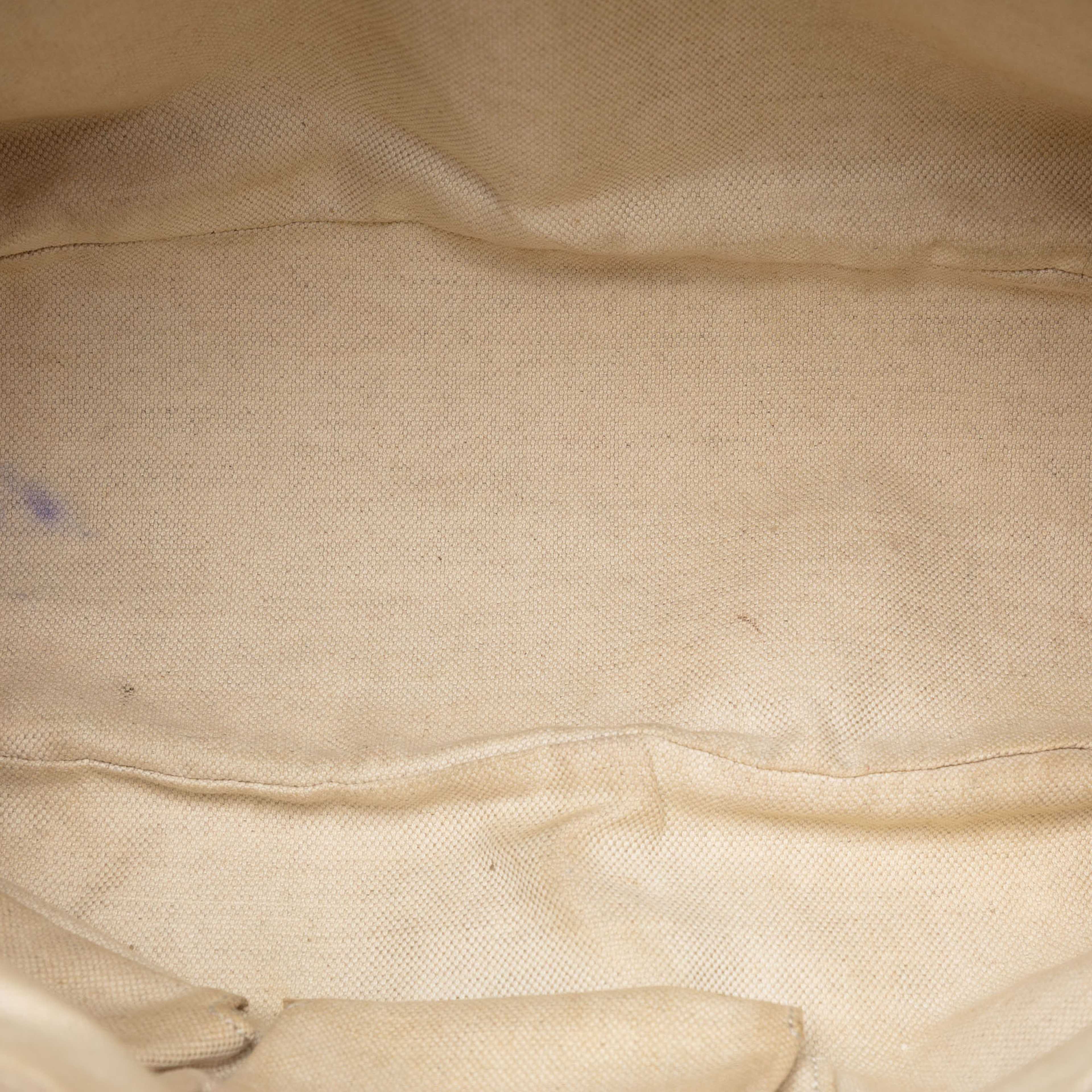 Gucci Gg Canvas Sukey Satchel, från Luxclusif, i färgen beige. Klicka för att öppna bilden i stort format