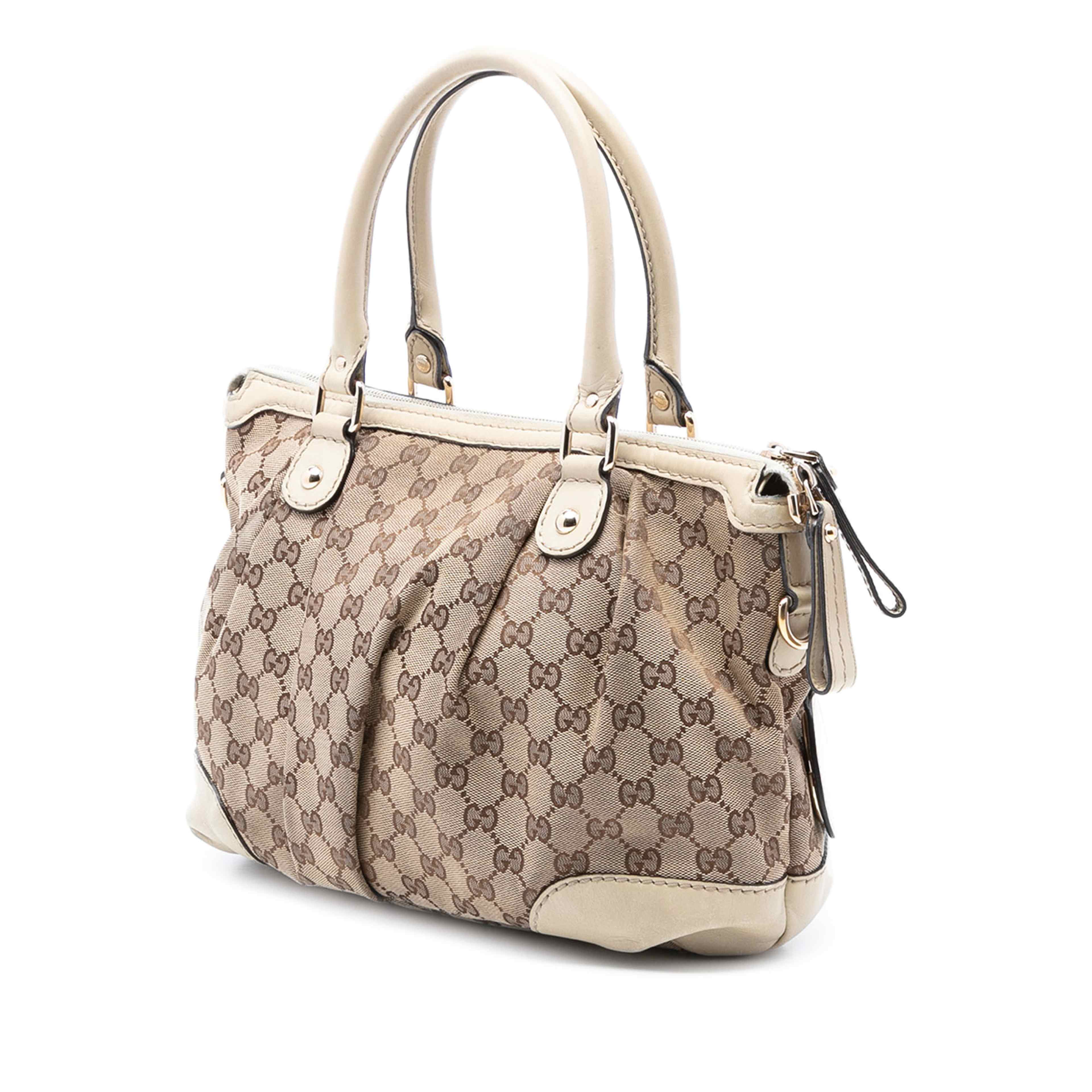 Gucci Gg Canvas Sukey Satchel, från Luxclusif, i färgen beige. Klicka för att öppna bilden i stort format