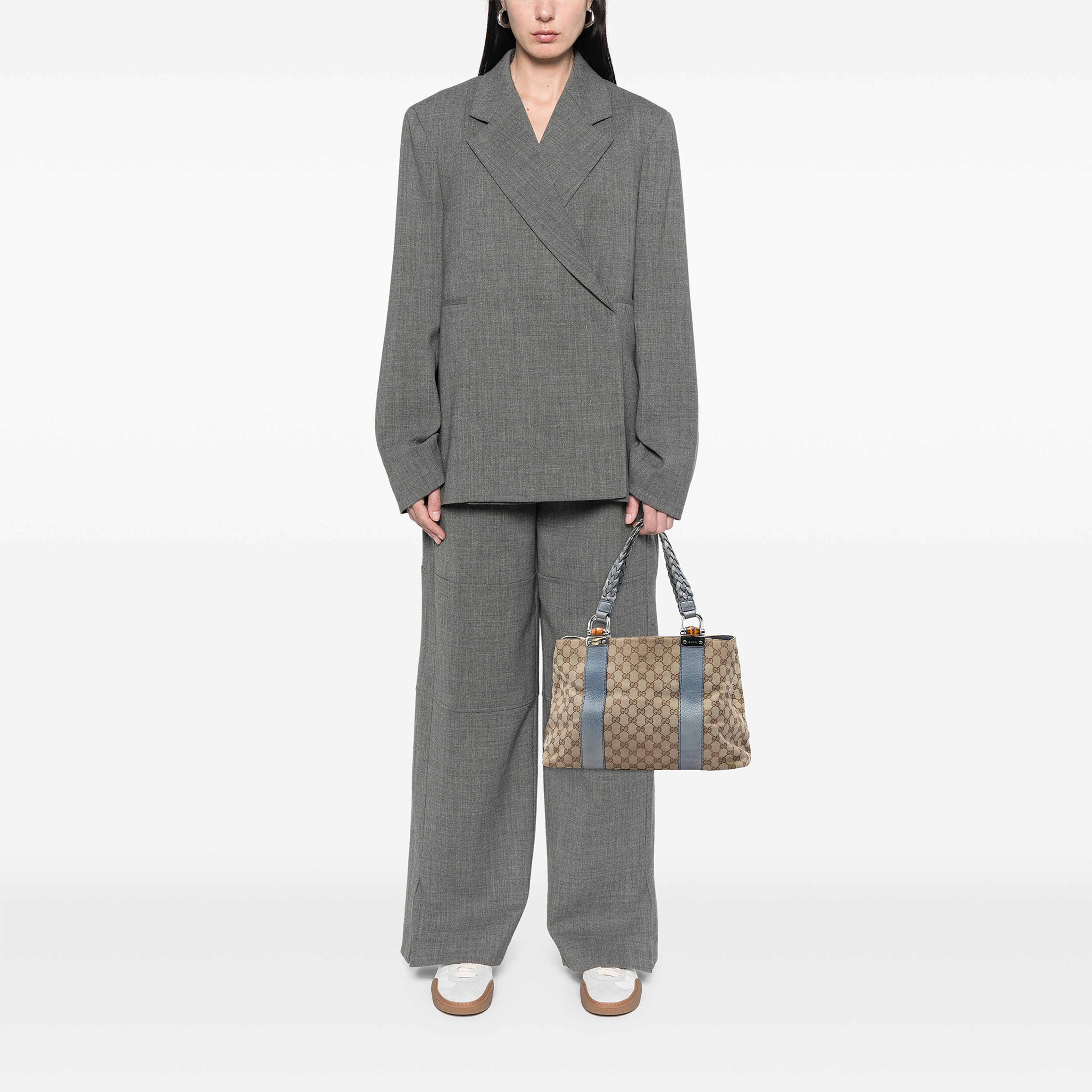 Gucci Medium Gg Canvas Bamboo Libeccio Tote, från Luxclusif, i färgen blå. Klicka för att öppna bilden i stort format