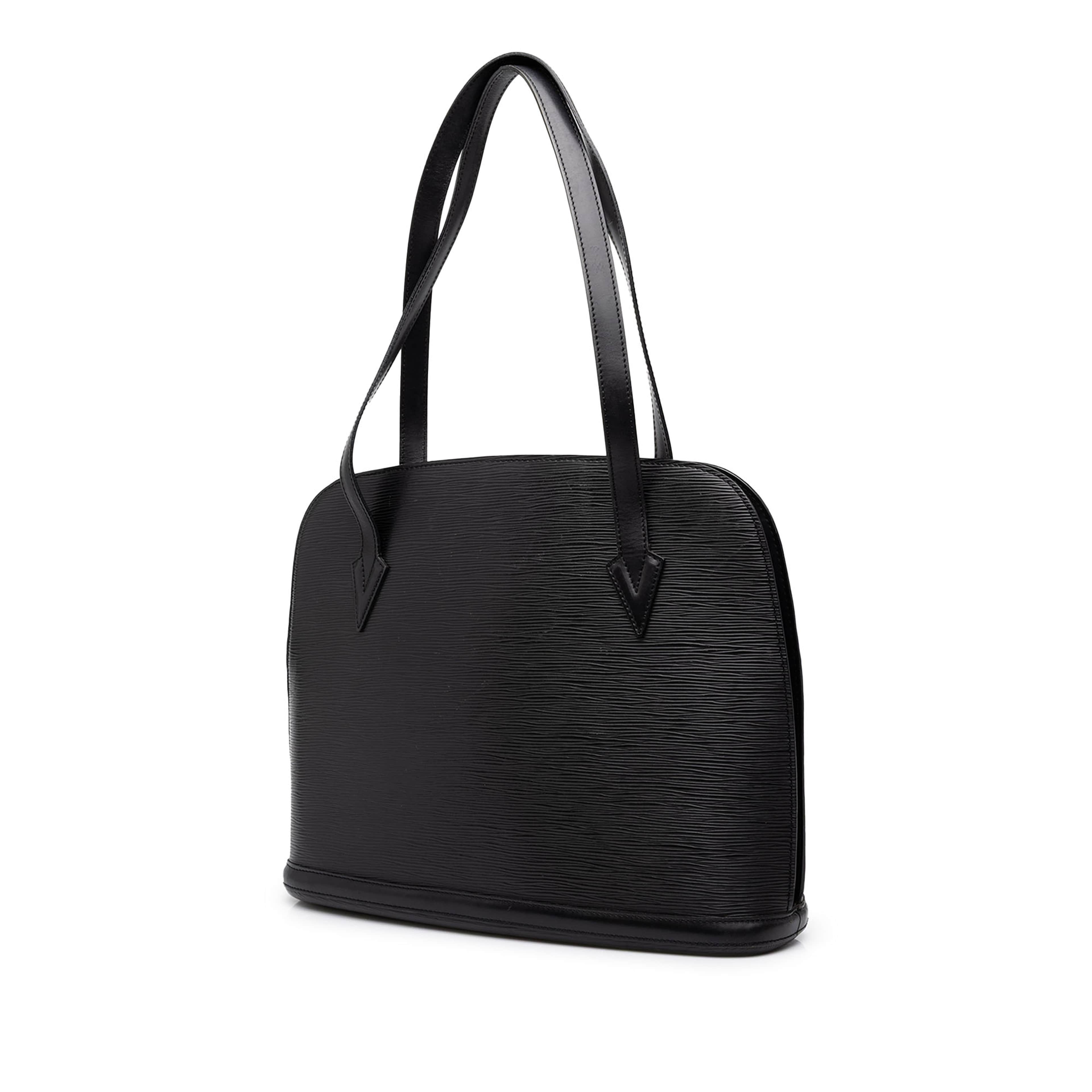 Louis Vuitton Epi Lussac, från Luxclusif, i färgen svart. Klicka för att öppna bilden i stort format