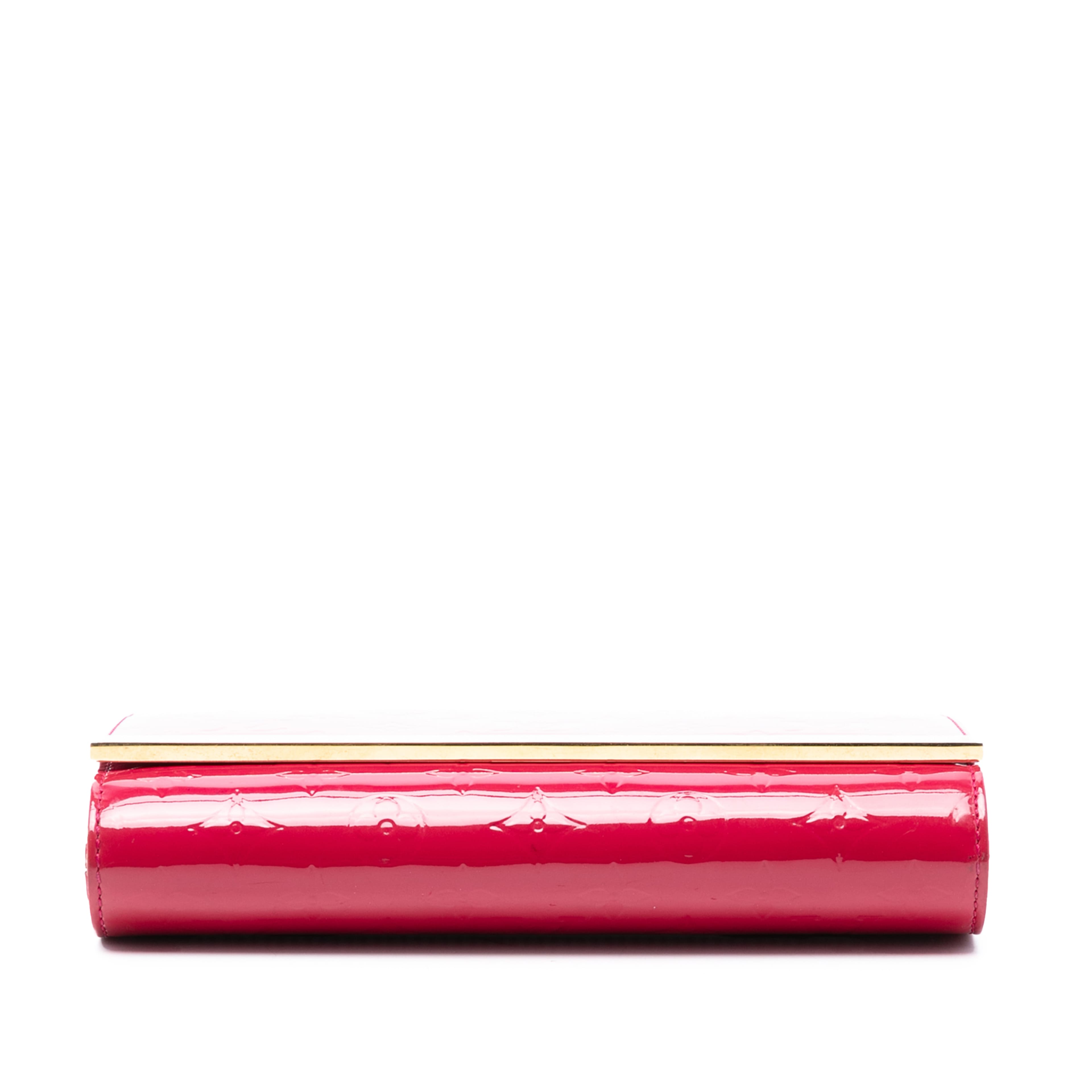 Louis Vuitton Monogram Vernis Ana, från Luxclusif, i färgen red. Klicka för att öppna bilden i stort format