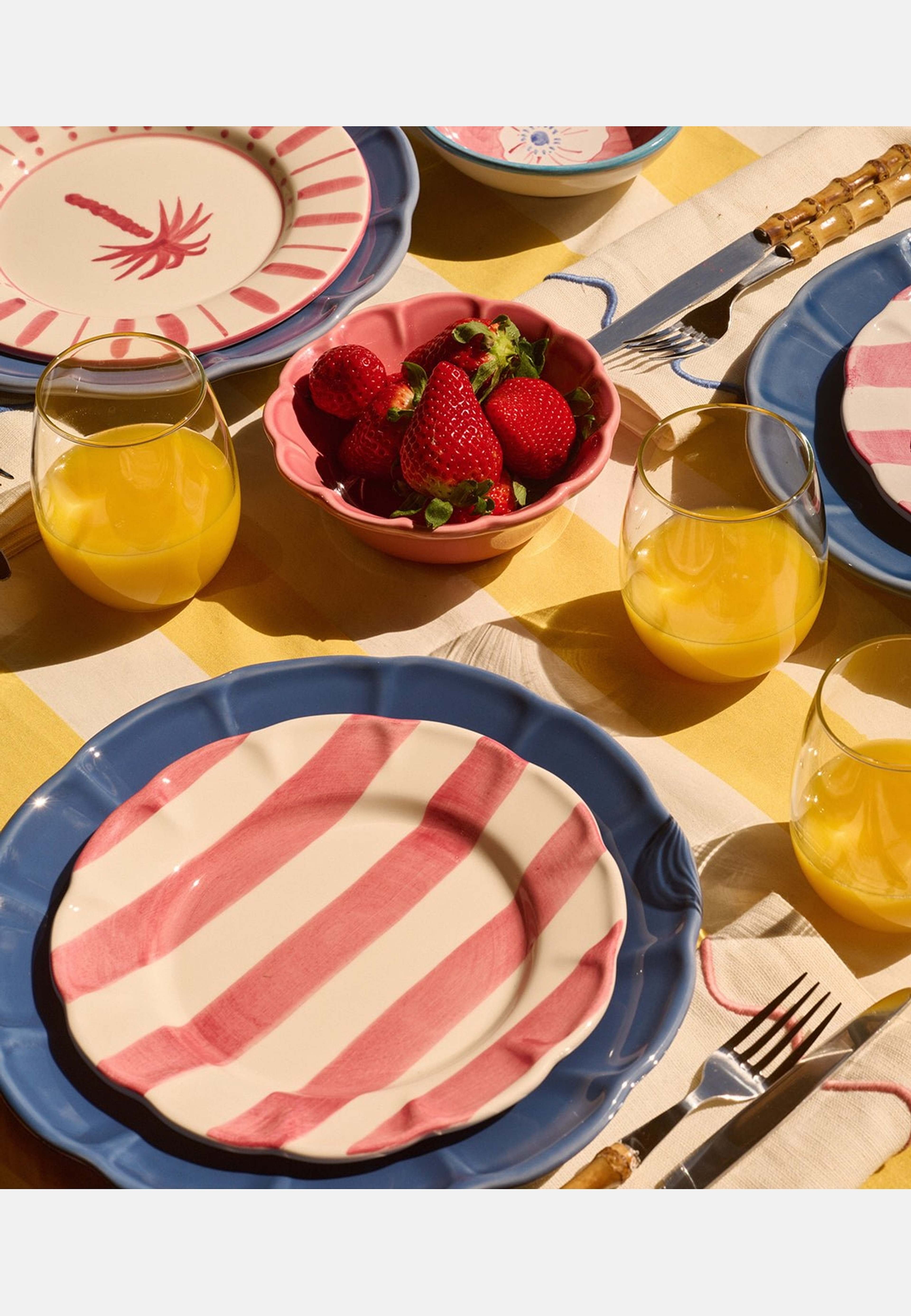 Everyday Charm Liten Skål - 15 Cm, från Pick A Poppy, i färgen dark pink. Klicka för att öppna bilden i stort format