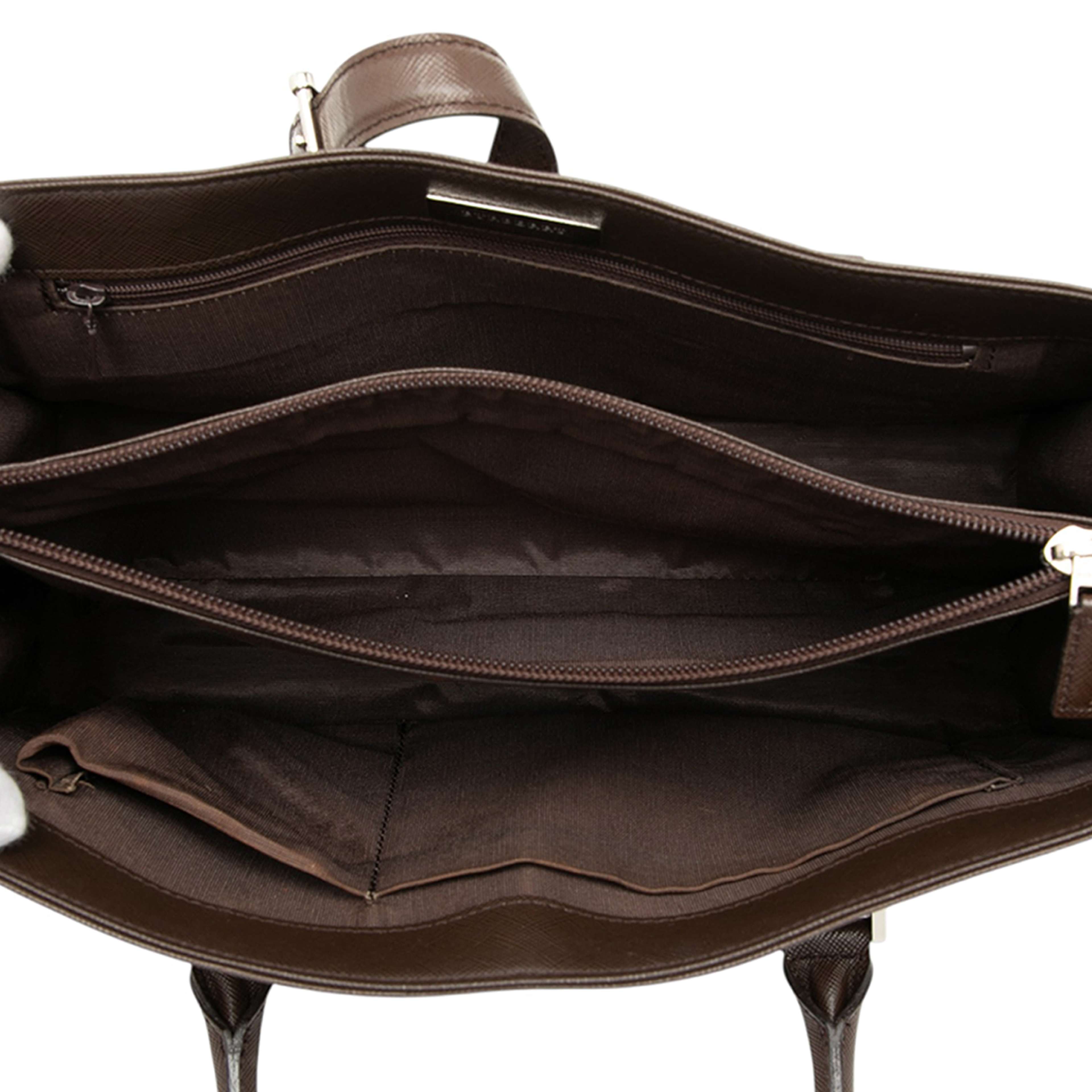 Burberry House Check Canvas Handbag, från Luxclusif, i färgen beige. Klicka för att öppna bilden i stort format