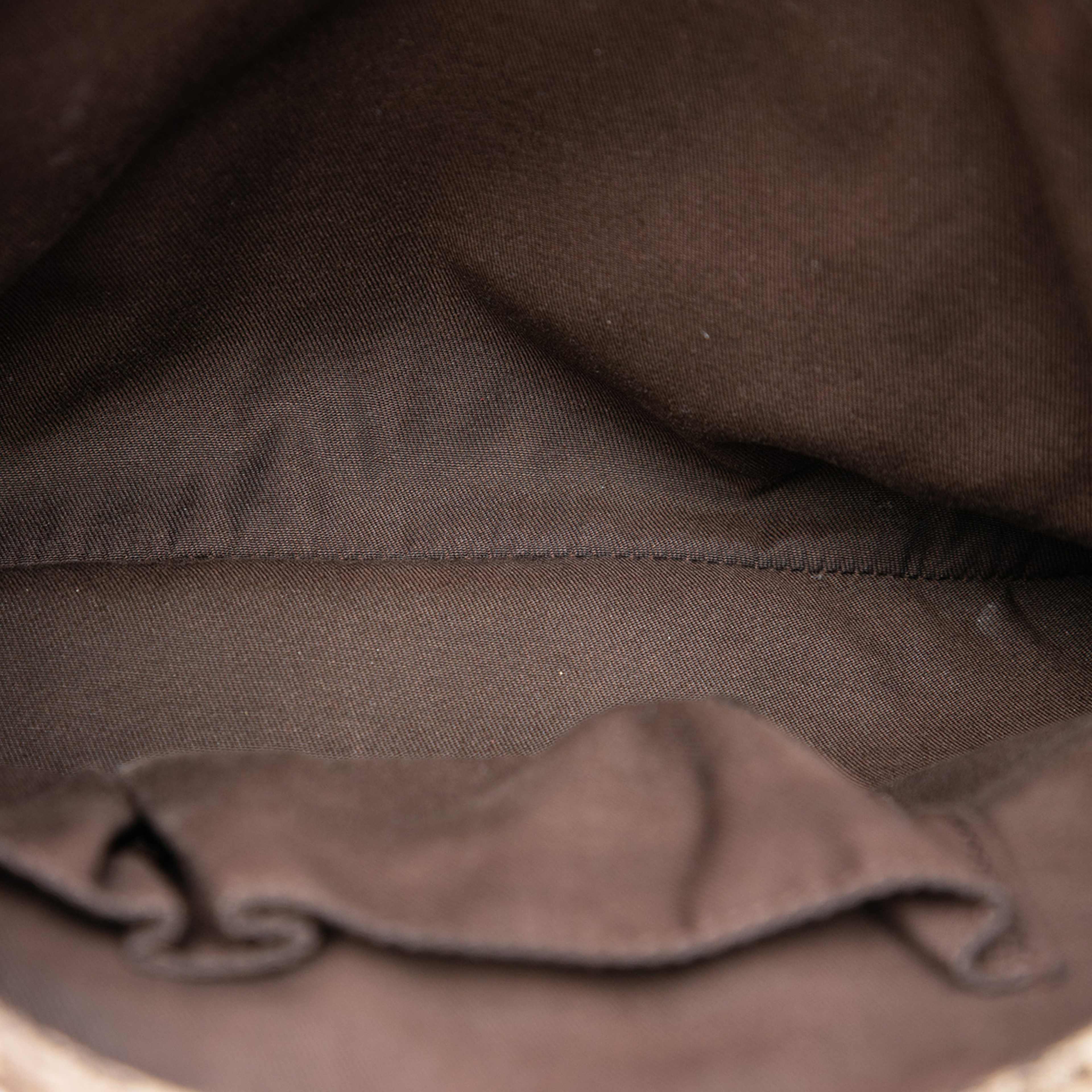 Gucci Gg Canvas Crossbody, från Luxclusif, i färgen beige. Klicka för att öppna bilden i stort format