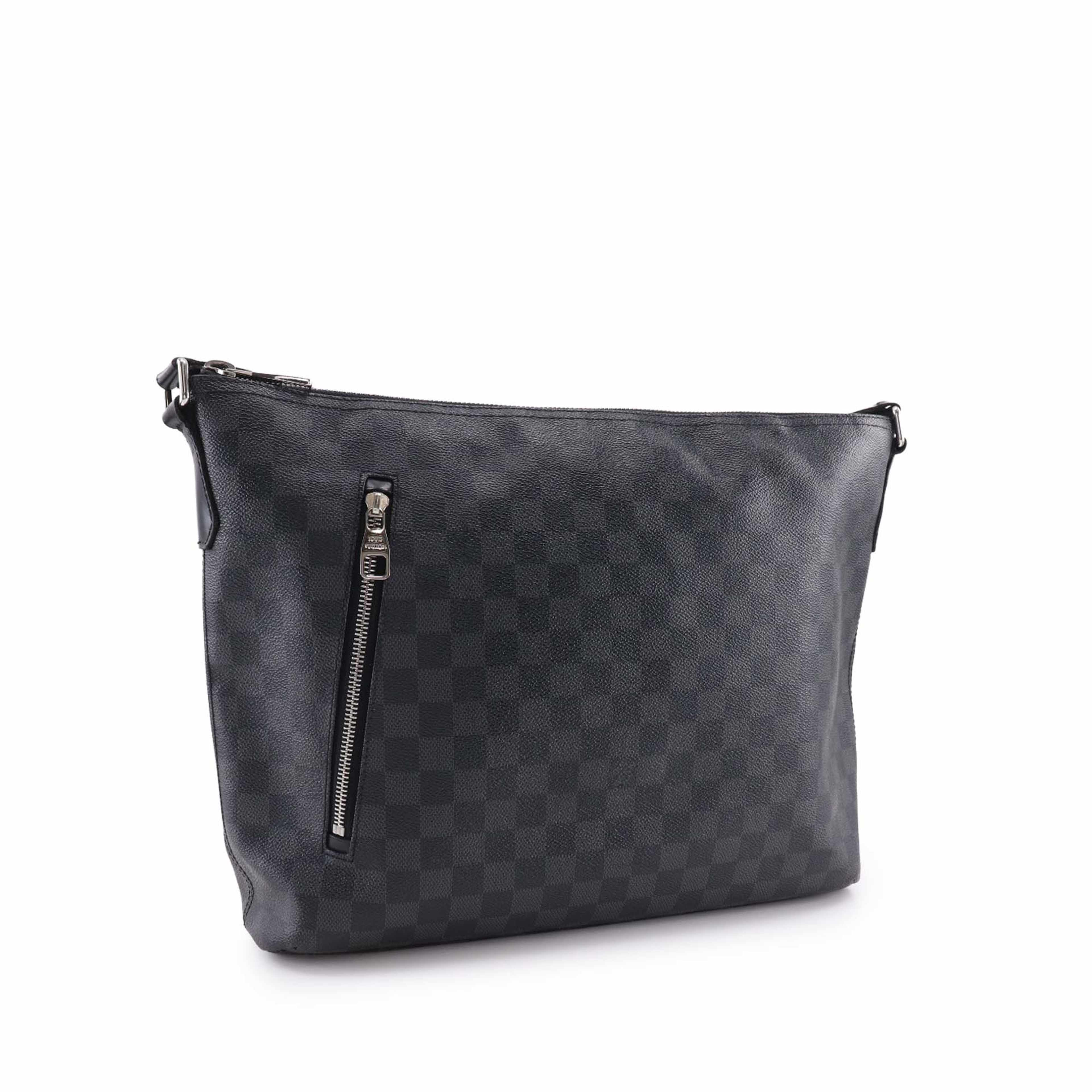 Louis Vuitton Damier Graphite Mick Mm, från Luxclusif, i färgen black. Klicka för att öppna bilden i stort format
