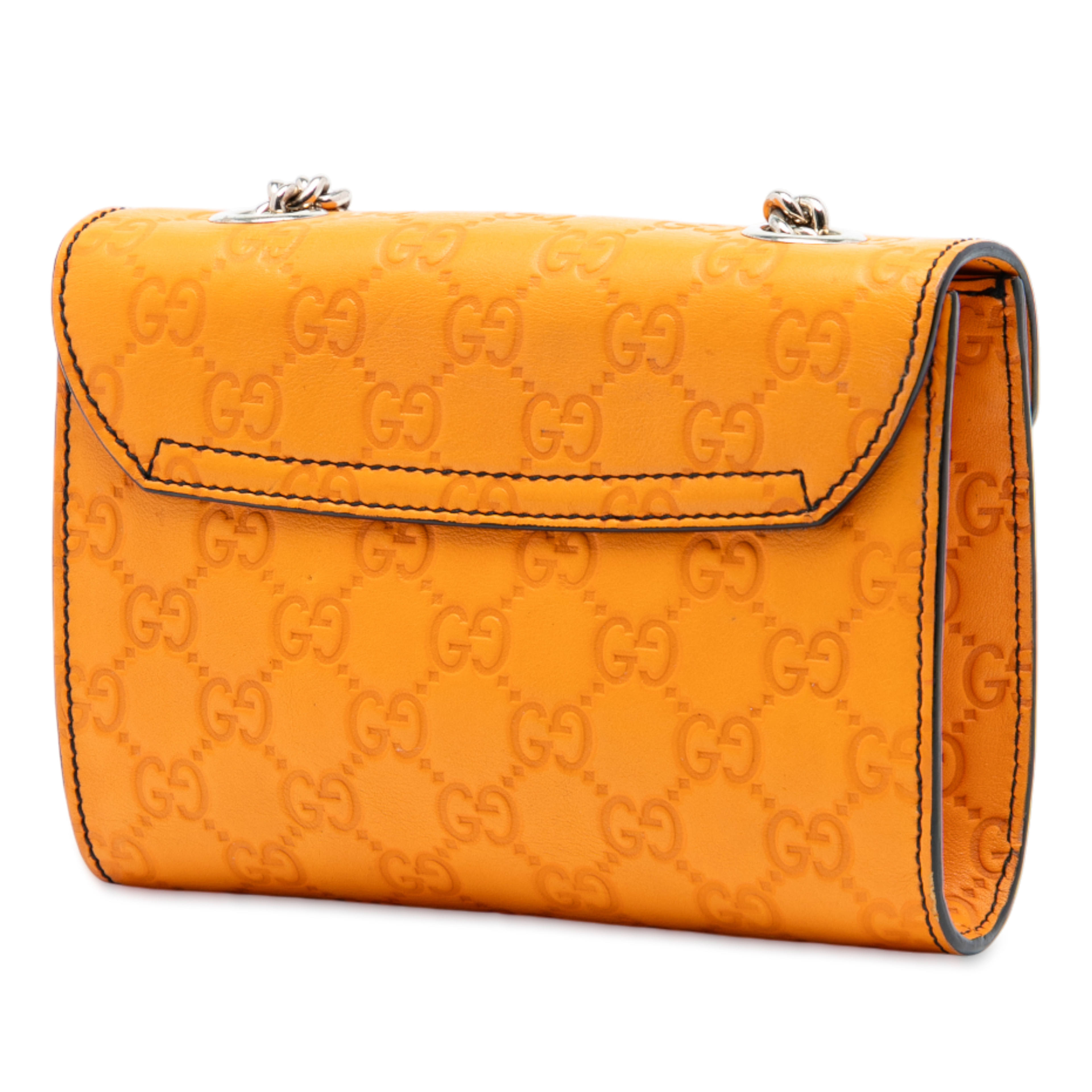Gucci Mini Guccissima Emily Crossbody, från Luxclusif, i färgen orange. Klicka för att öppna bilden i stort format