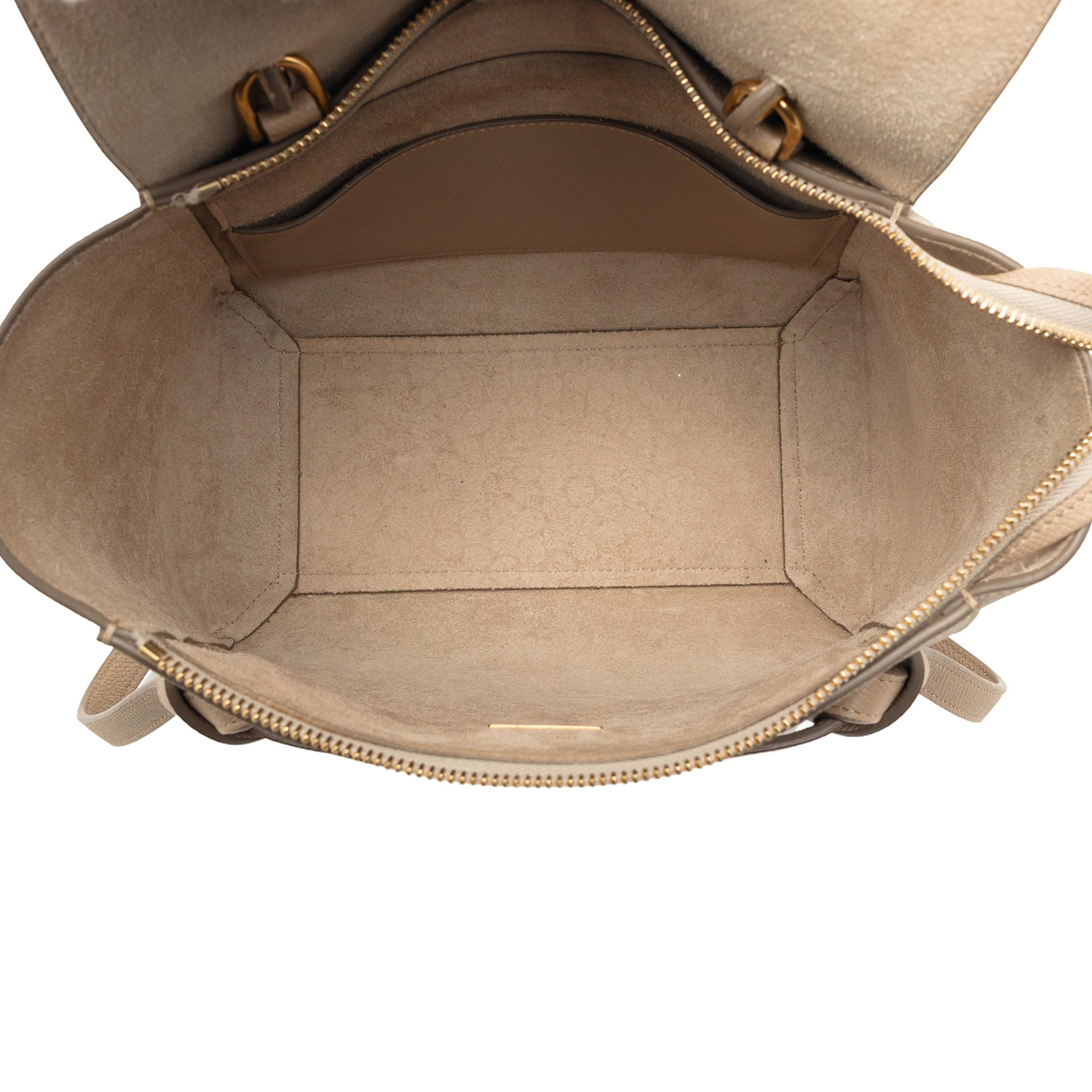 Celine Micro Grained Calfskin Belt Bag, från Luxclusif, i färgen beige. Klicka för att öppna bilden i stort format