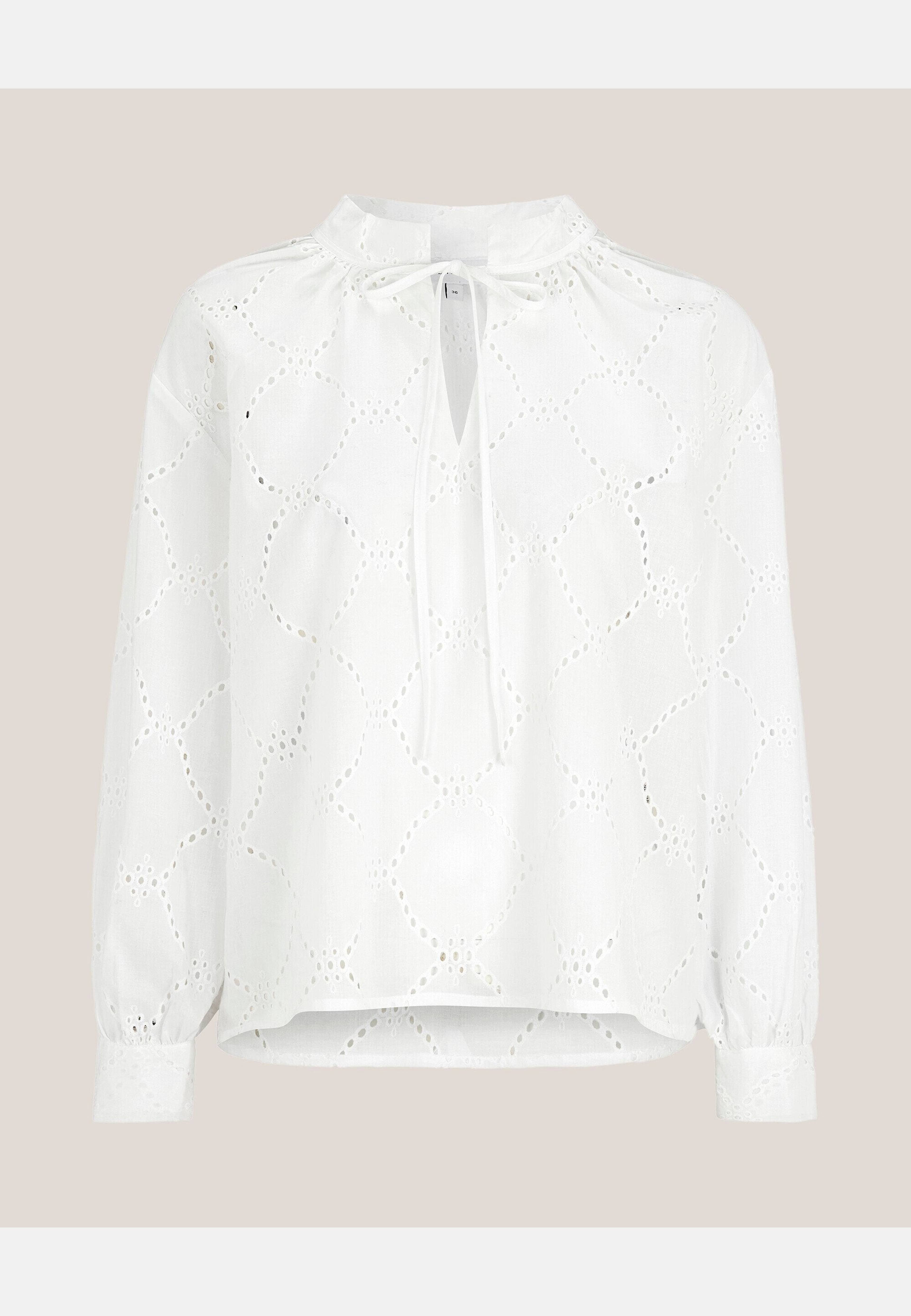 Laurie Schiffli Blouse, från Newhouse, i färgen vit. Klicka för att öppna bilden i stort format